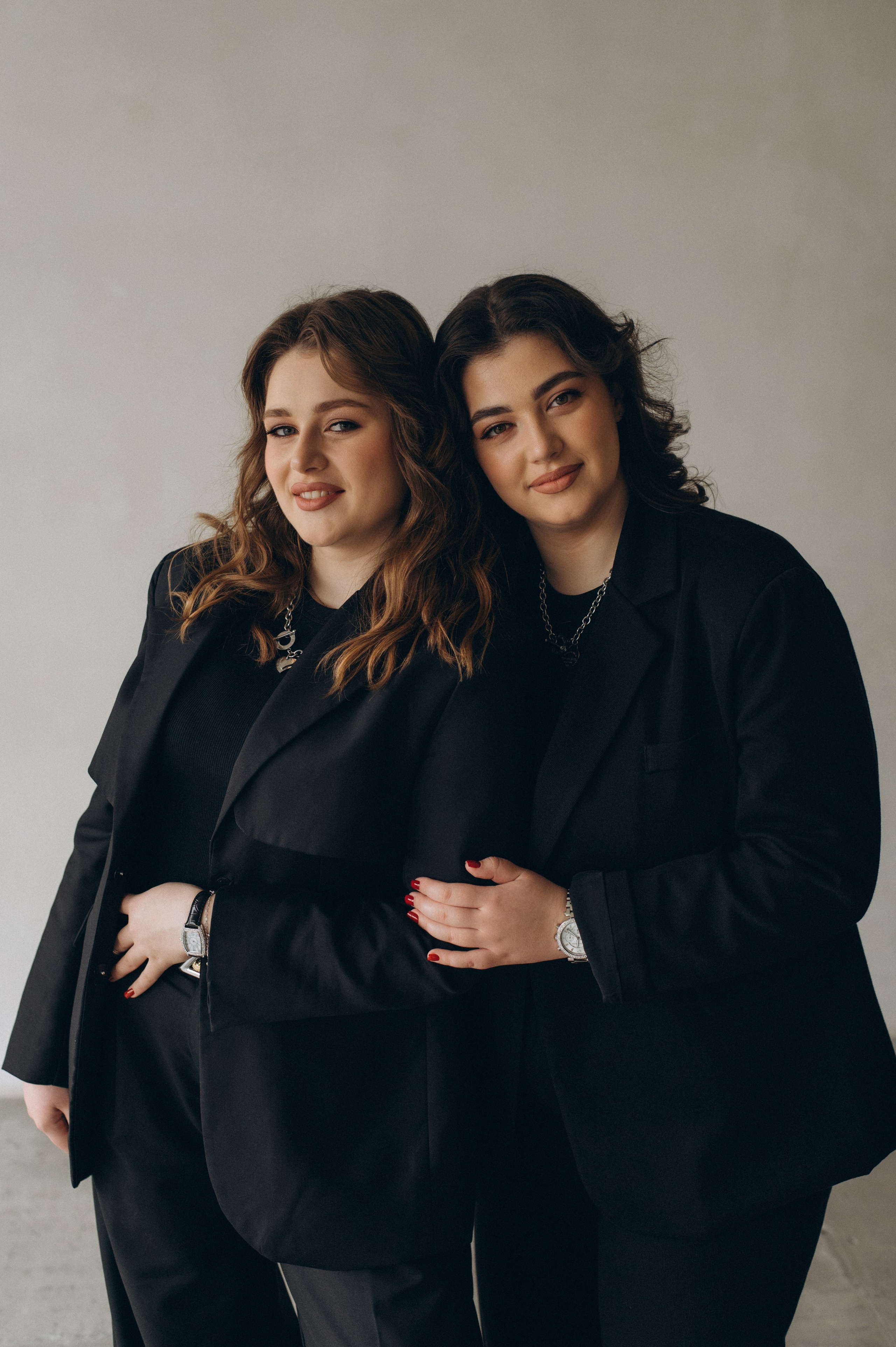 Сімейна фотосесія мами і донечок, сімейний фотограф Тернопіль, портретний фотограф Тернопіль, портретна фотосесія Львів. Сімейний, дитячий та індивідуальний фотограф в м. Тернопіль, м. Львів