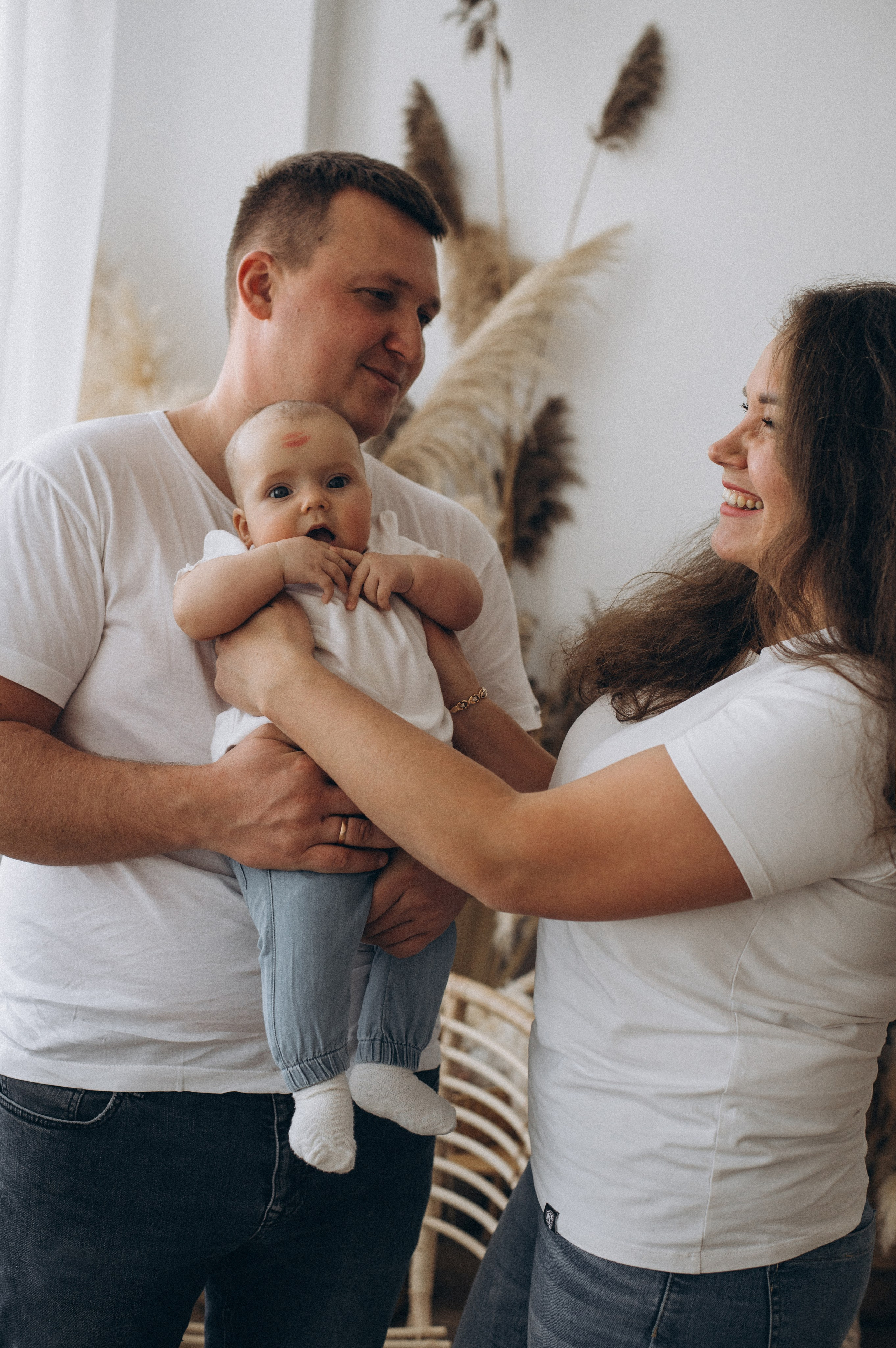 Сімейна фотосесія Тернопіль Львів, студійна сімейна зйомка з дітьми. Сімейний, дитячий та індивідуальний фотограф в м. Тернопіль, м. Львів