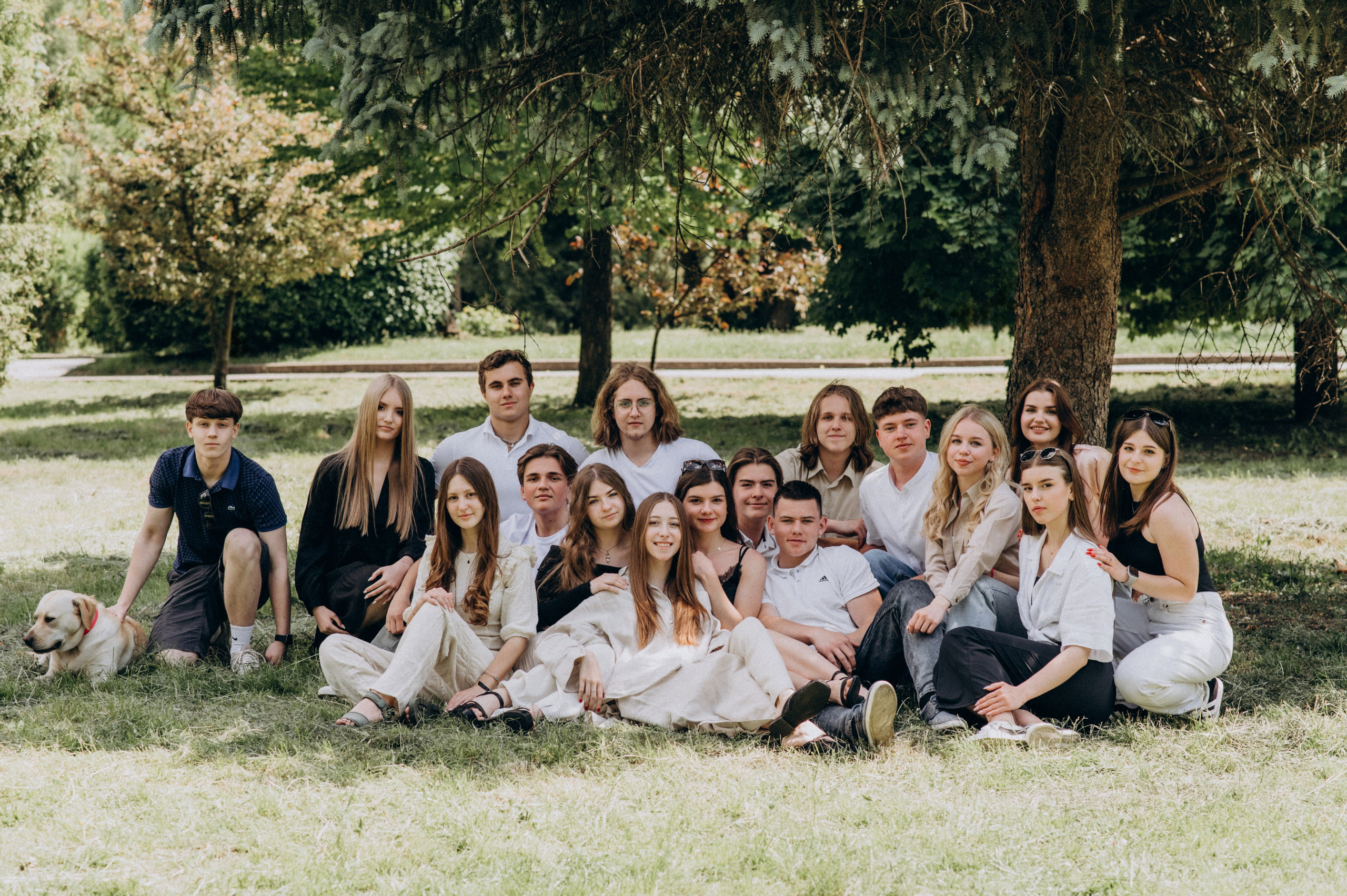 Фотосесія випускників, зйомка випускників Тернопіль Львів, випускні фотоальбоми Тернопіль, шкільні фотоальбоми Тернопіль. Сімейний, дитячий та індивідуальний фотограф в м. Тернопіль, м. Львів