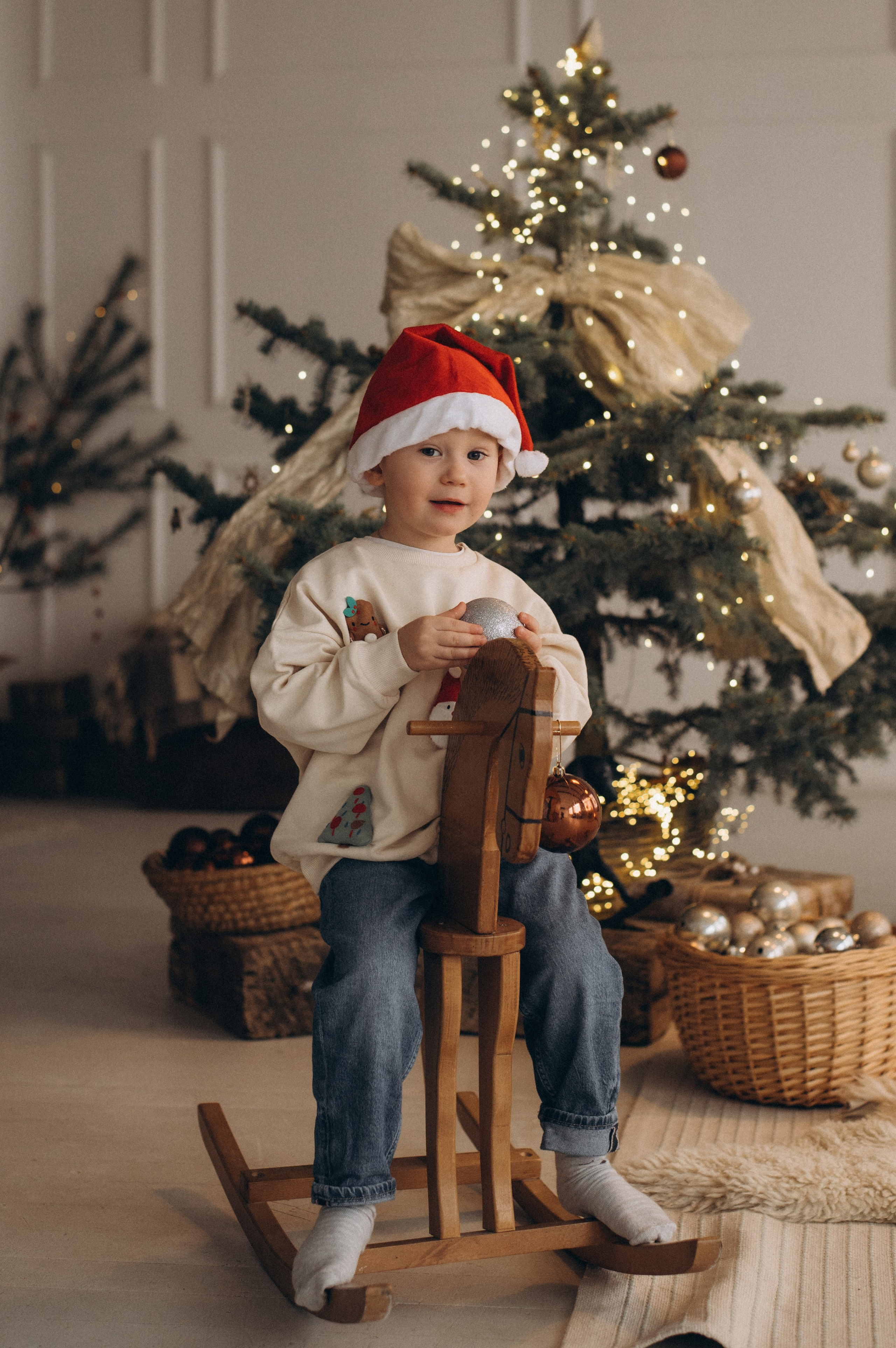 Новорічна сімейна фотосесія у студії Тернопіль, фотосесія мами та дитини, сімейний фотограф Тернопіль, новорічна зйомка. Сімейний, дитячий та індивідуальний фотограф в м. Тернопіль, м. Львів