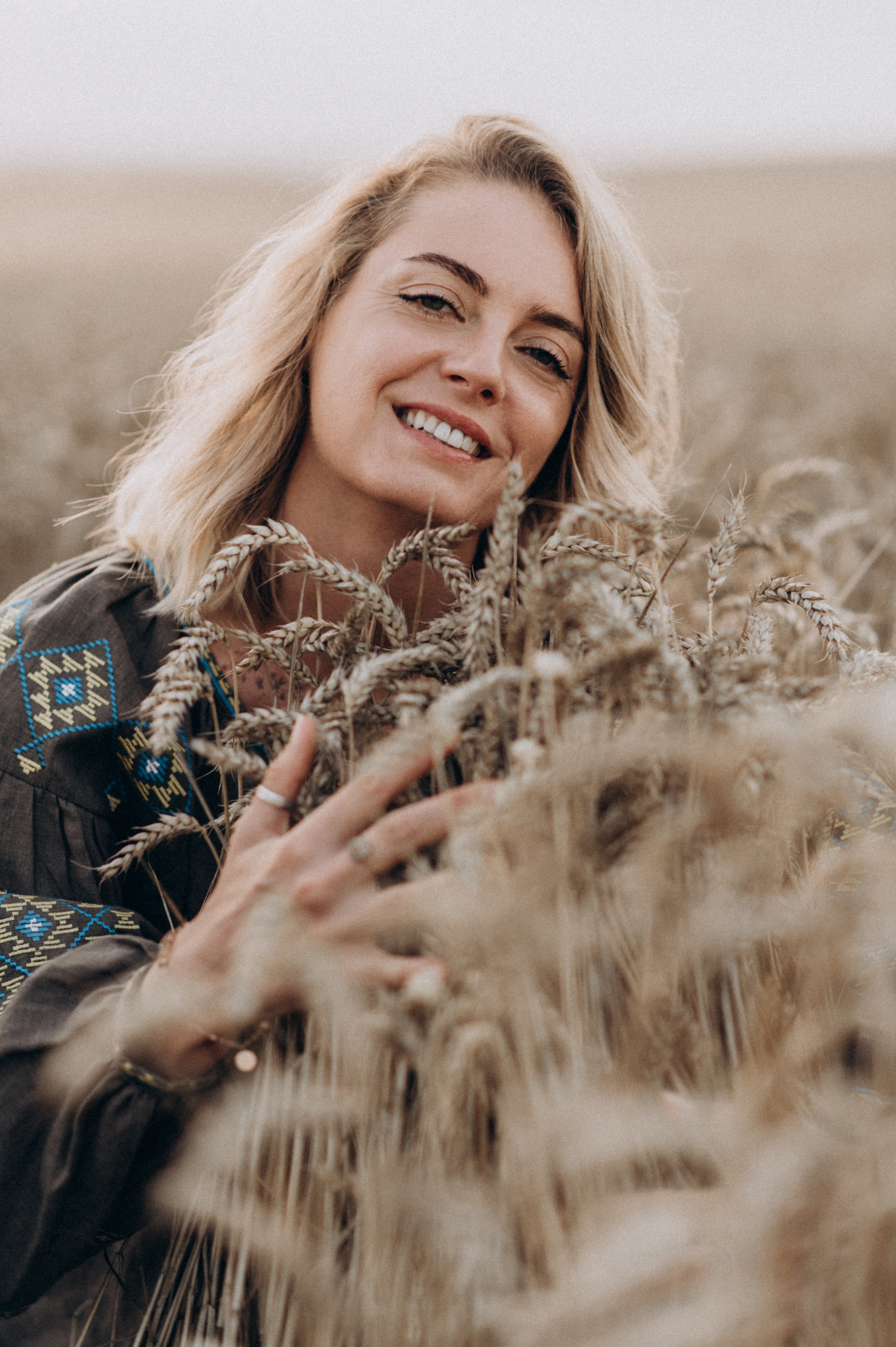 Фотосесія в пшениці та соняхах. Сімейний, дитячий та індивідуальний фотограф в м. Тернопіль, м. Львів