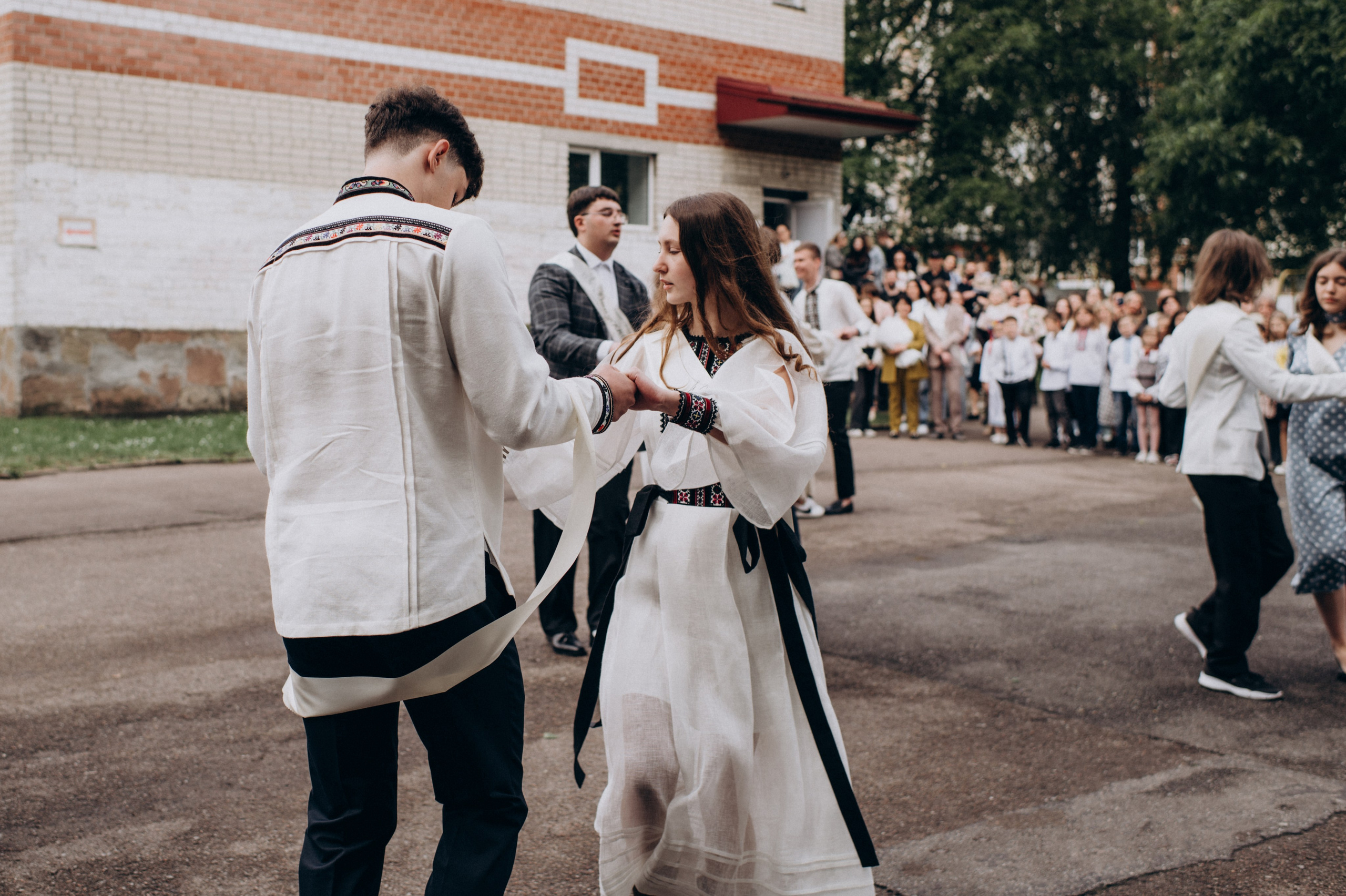 Фотосесія останнього дзвоника, фотосесія випускників Тернопіль, випускний 2024. Сімейний, дитячий та індивідуальний фотограф в м. Тернопіль, м. Львів