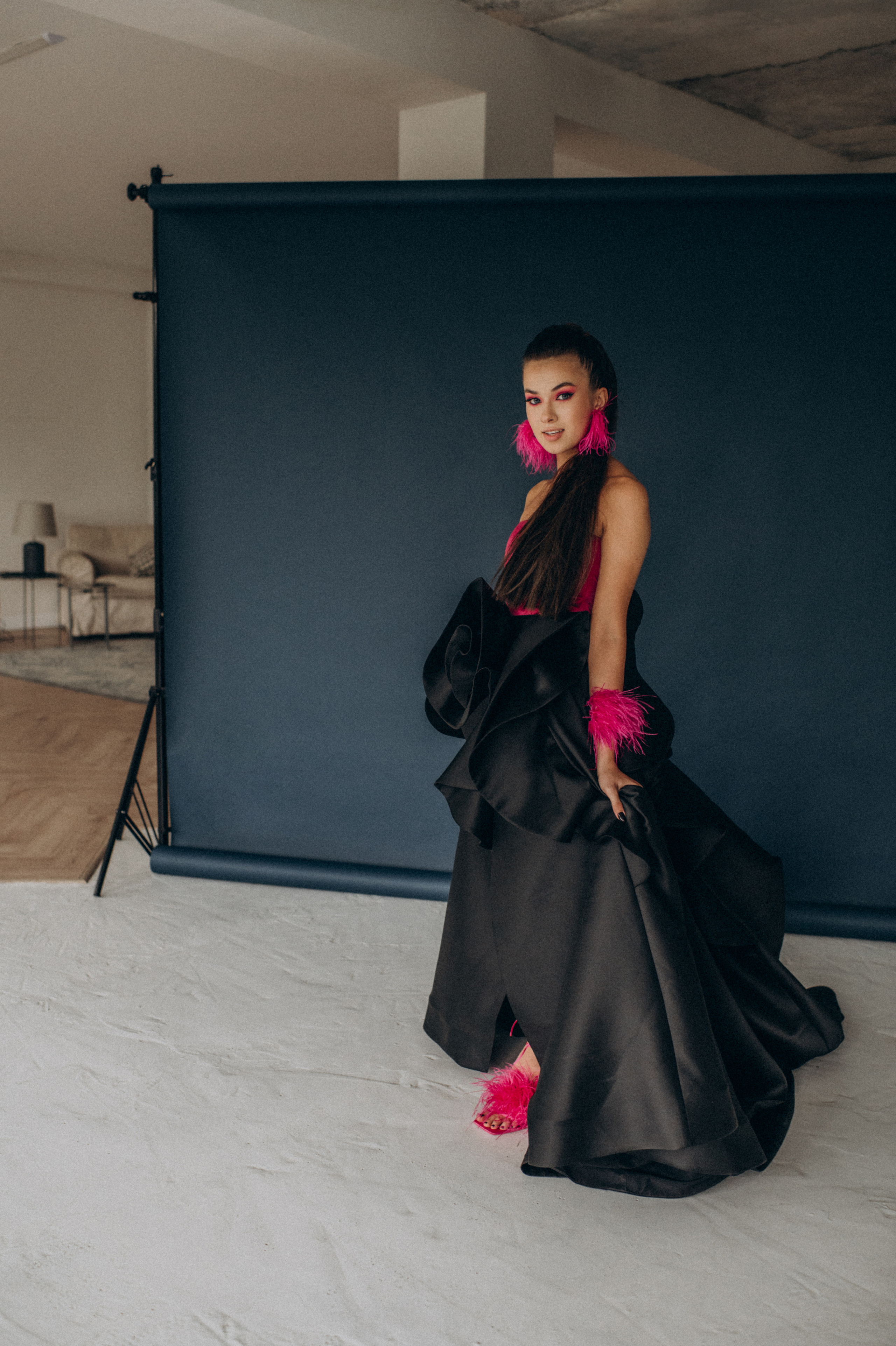 Випускниця, зйомка у студії, фотосесія випускного Тернопіль Львів. Сімейний, дитячий та індивідуальний фотограф в м. Тернопіль, м. Львів