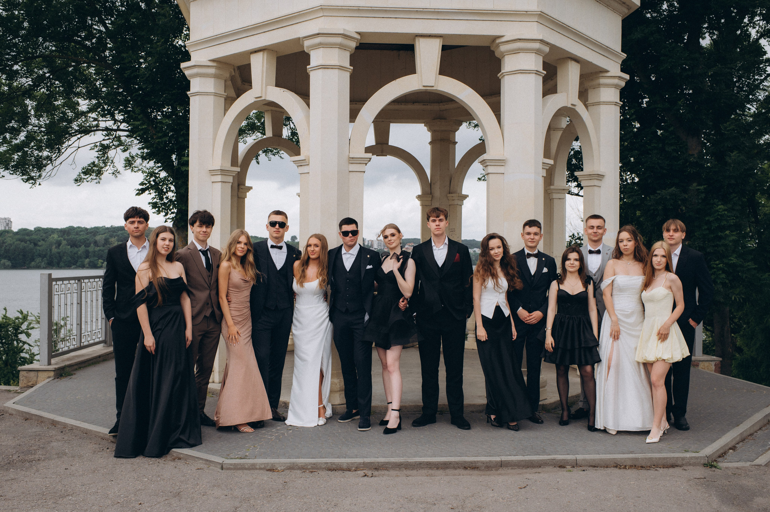 Випускники 2025, фотосесія випускного Тернопіль, фотосесія випускників Тернопіль, зйомка випускного, фотосесія випускного. Сімейний, дитячий та індивідуальний фотограф в м. Тернопіль, м. Львів