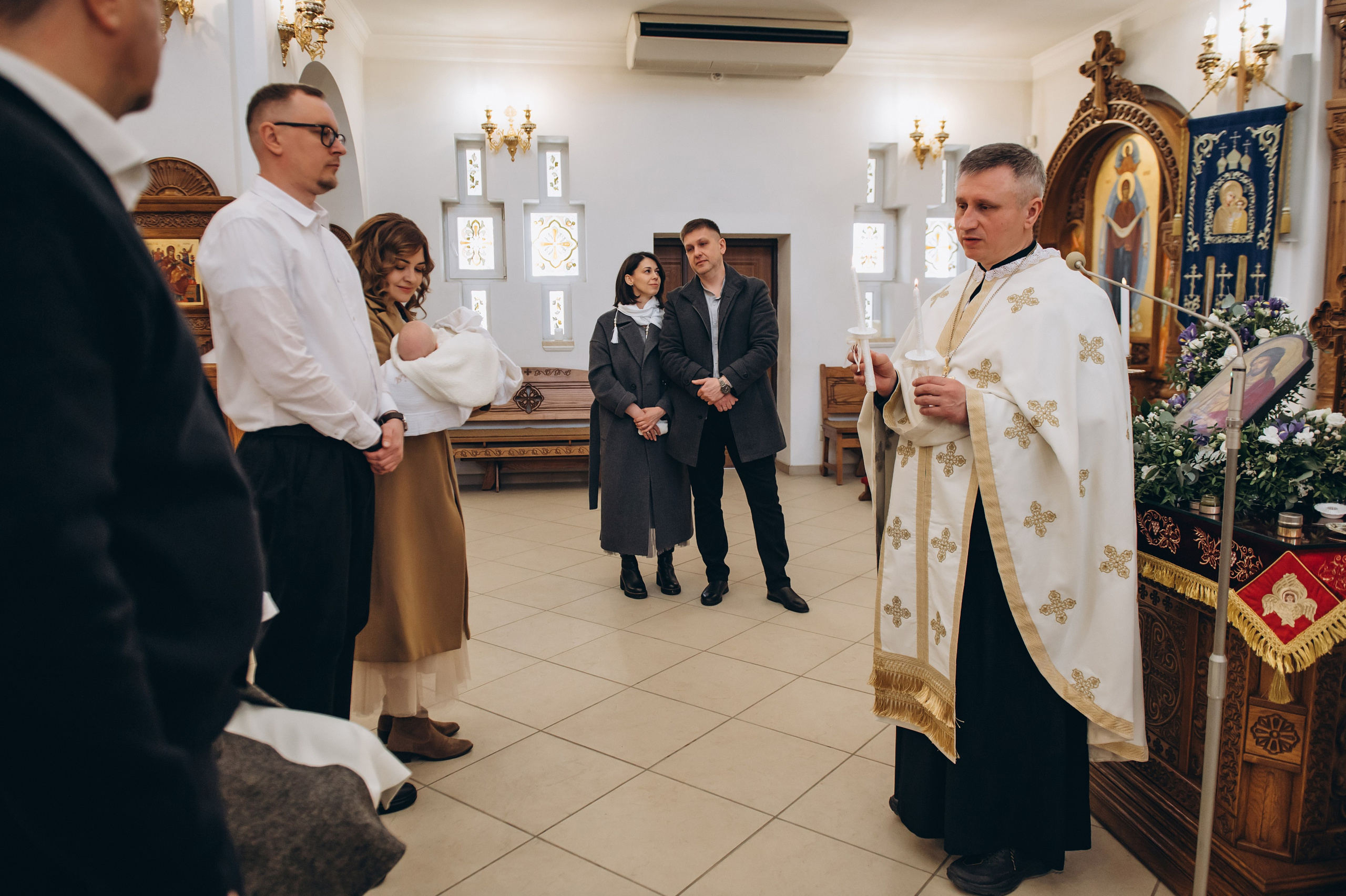 Фотосесія Хрещення Тернопіль, зйомка Хрестин Тернопіль, Храм Різдва Пресвятої Богородиці УГКЦ Тернопіль. Сімейний, дитячий та індивідуальний фотограф в м. Тернопіль, м. Львів