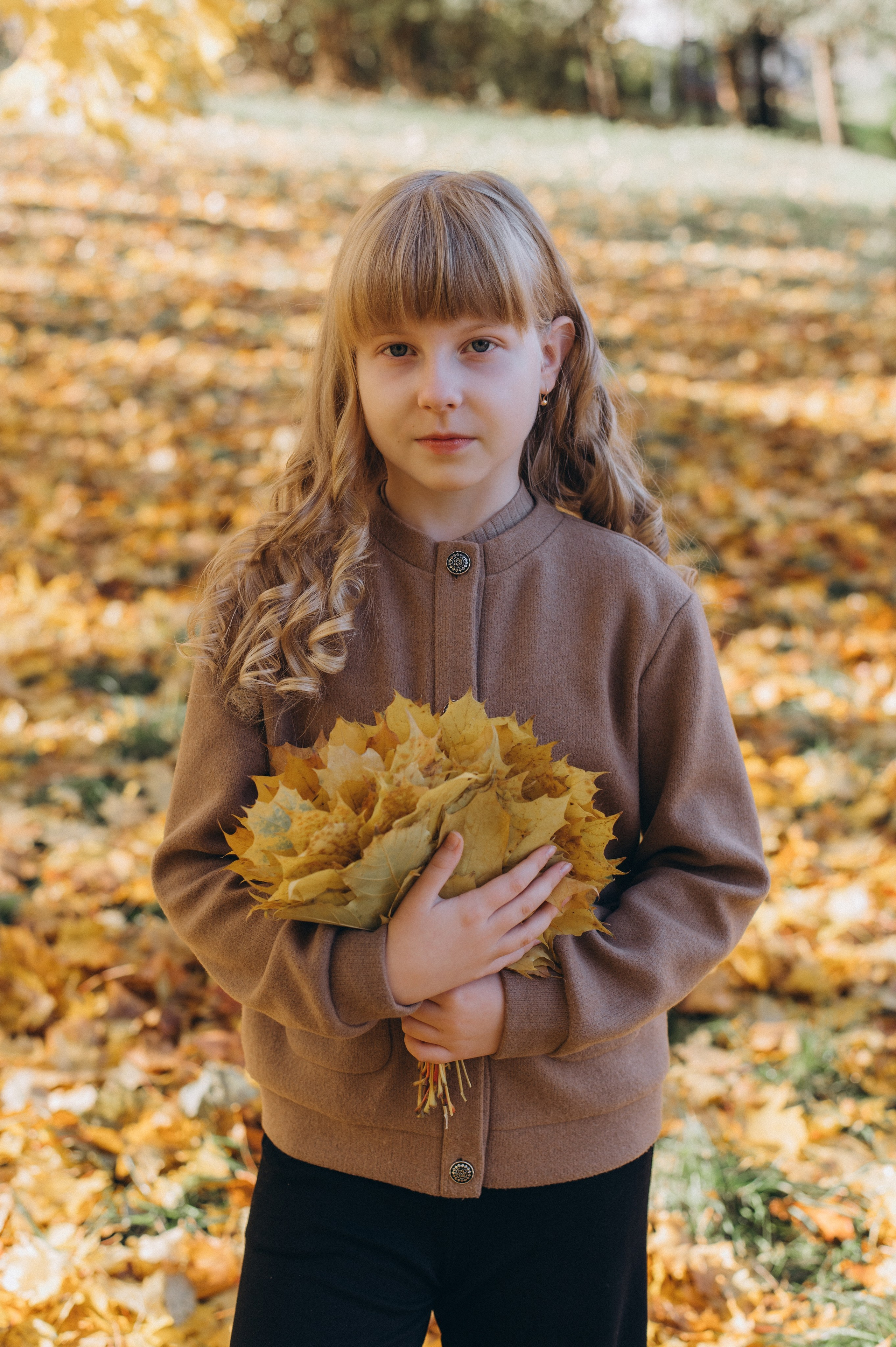 Осіння фотосесія 4 класу на віньєтки, випускні фотоальбоми Тернопіль, фотосесія випускників Тернопіль, шкільний випускний альбом Тернопіль. Сімейний, дитячий та індивідуальний фотограф в м. Тернопіль, м. Львів
