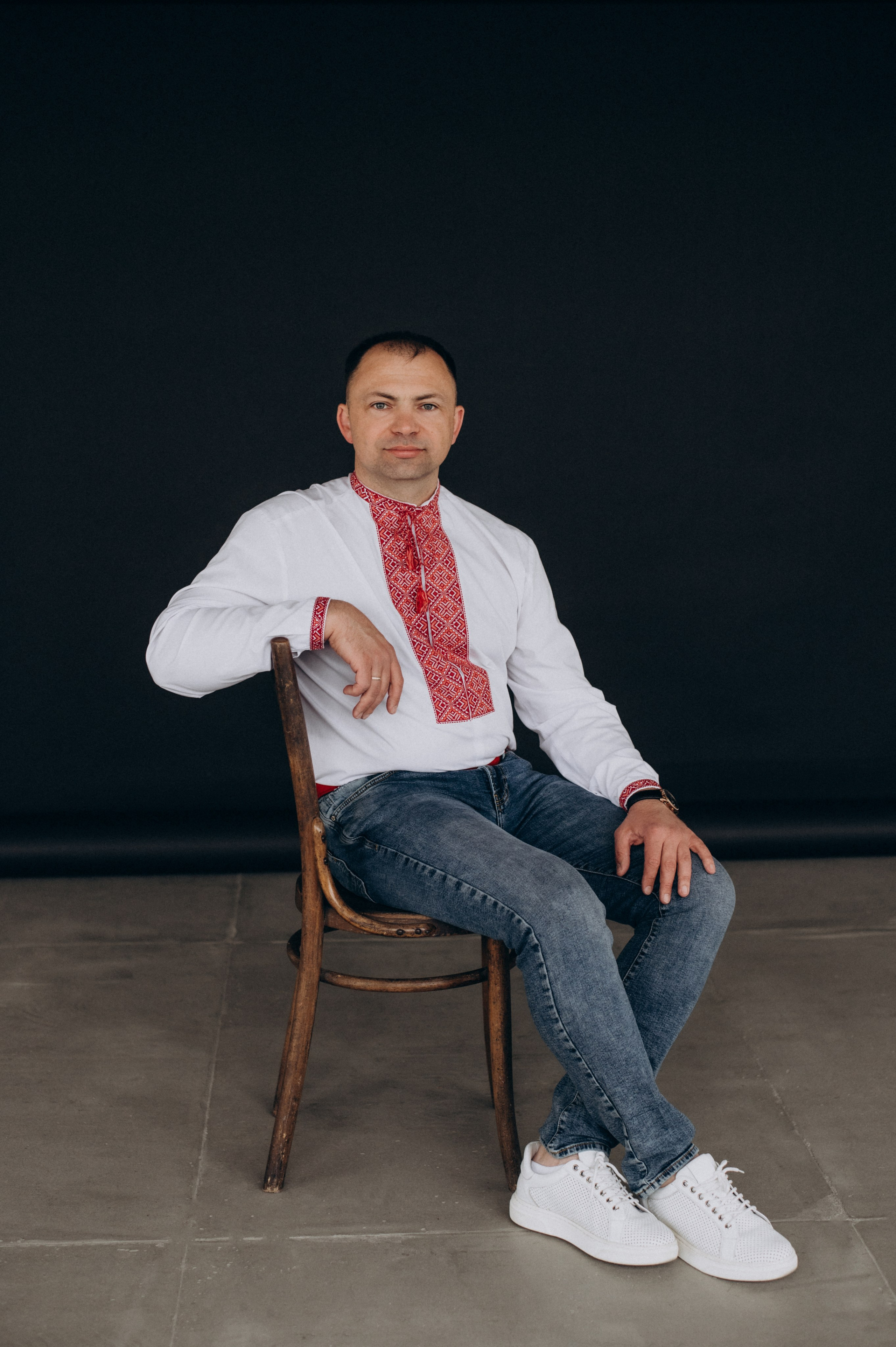 Сімейна фотосесія Тернопіль, сімейна зйомка у вишиванках, фотосесія Львів. Сімейний, дитячий та індивідуальний фотограф в м. Тернопіль, м. Львів