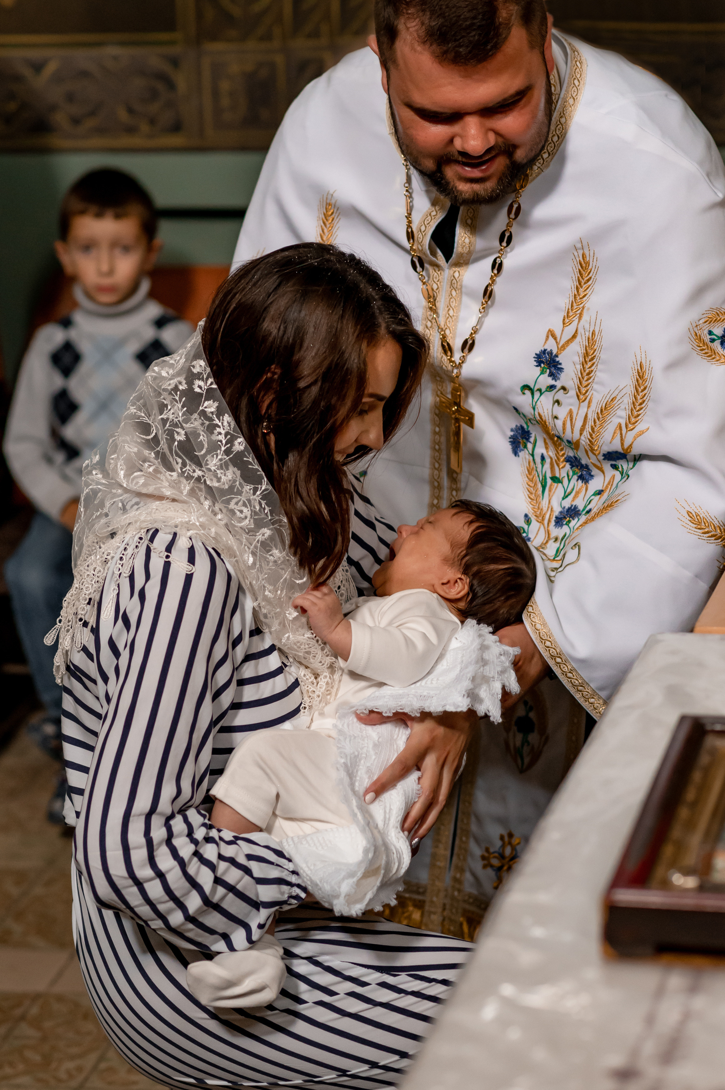 Фотосесія хрестин Тернопіль фотосесія Хрещення, фотограф на Хрестини Тернопіль. Сімейний, дитячий та індивідуальний фотограф в м. Тернопіль, м. Львів
