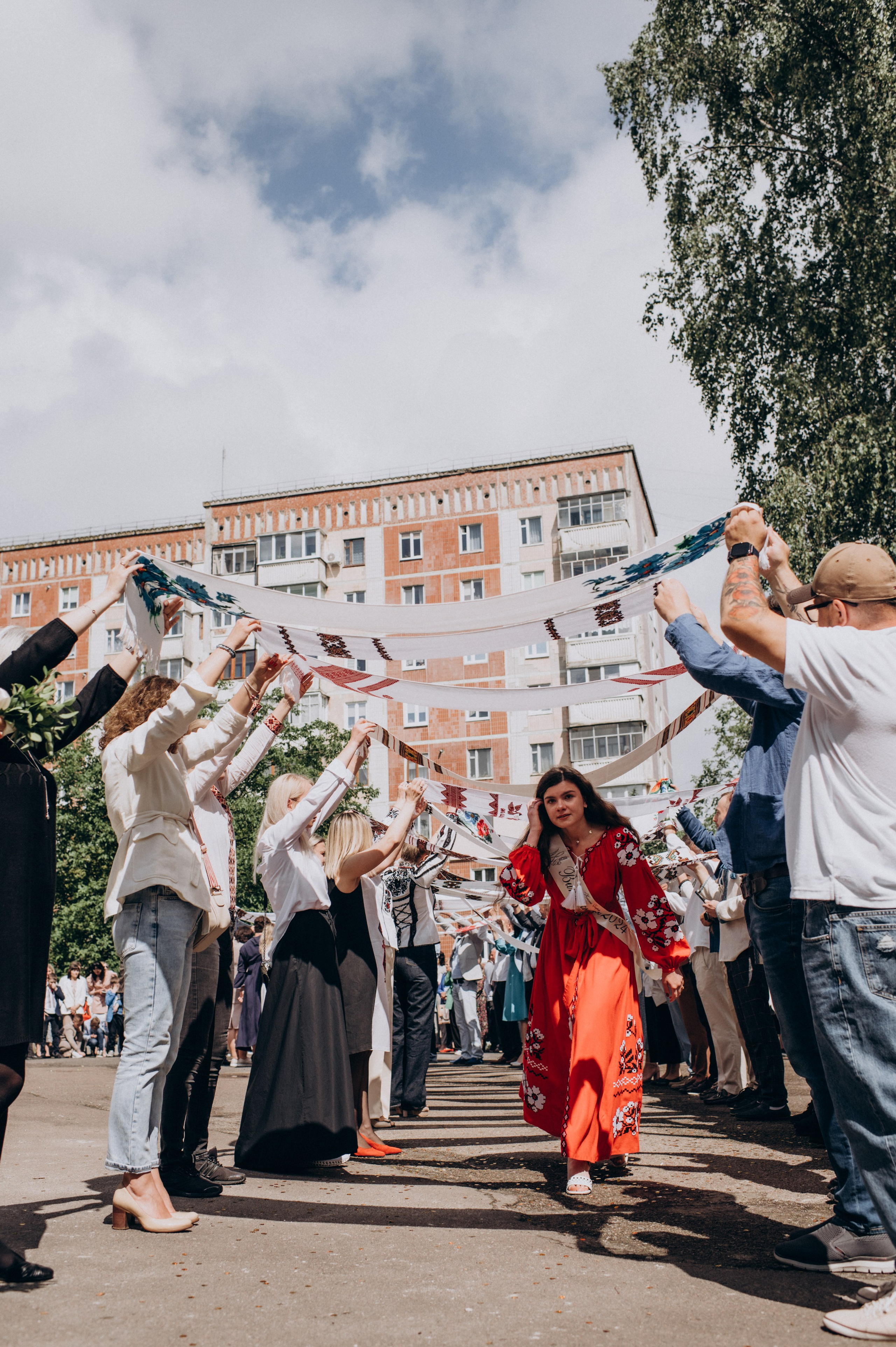 Фотосесія останнього дзвоника, фотосесія випускників Тернопіль, випускний 2024. Сімейний, дитячий та індивідуальний фотограф в м. Тернопіль, м. Львів