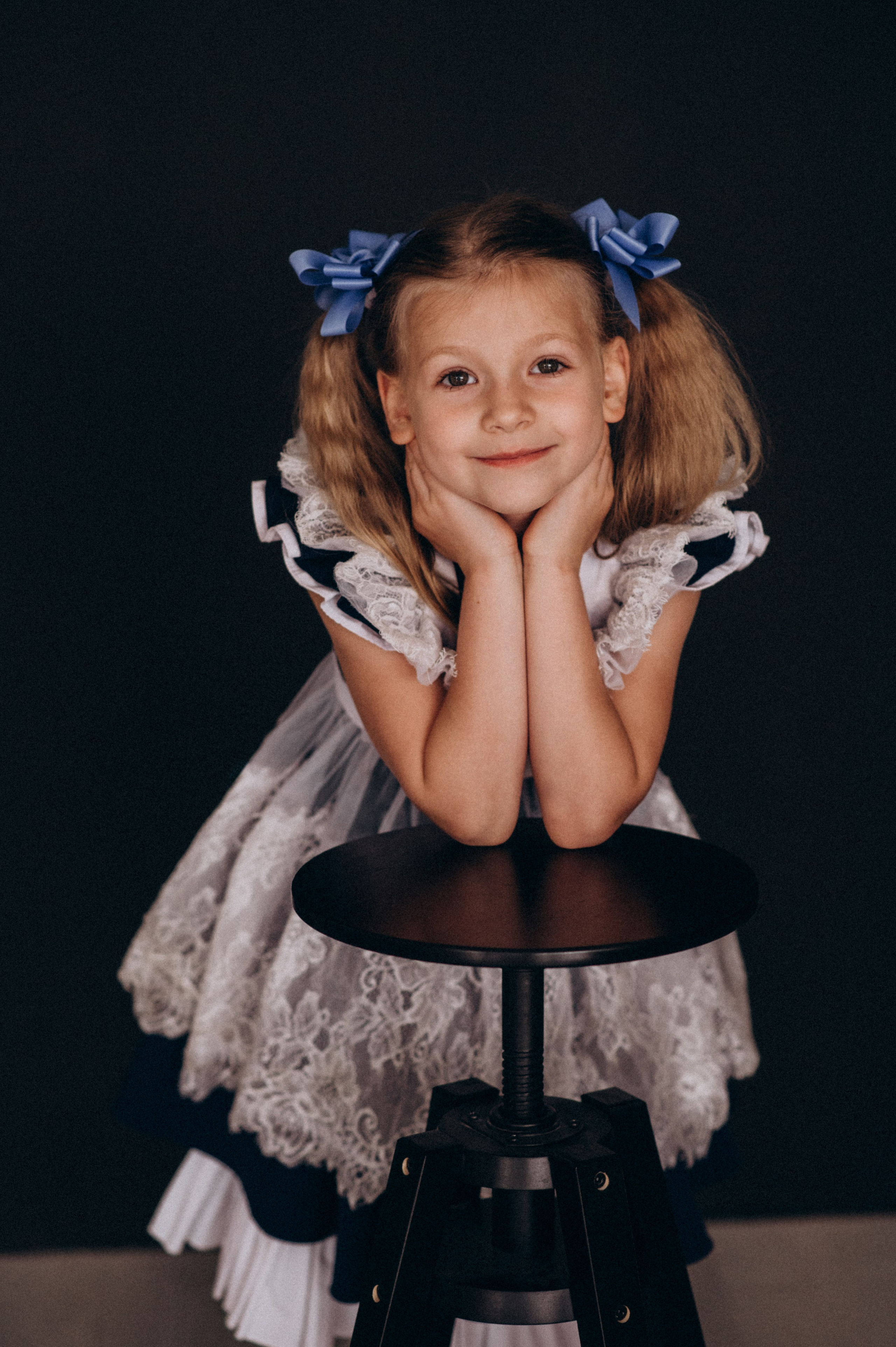 Новорічна фотосесія у студії Тернополя, фотосесія Львів. Сімейний, дитячий та індивідуальний фотограф в м. Тернопіль, м. Львів