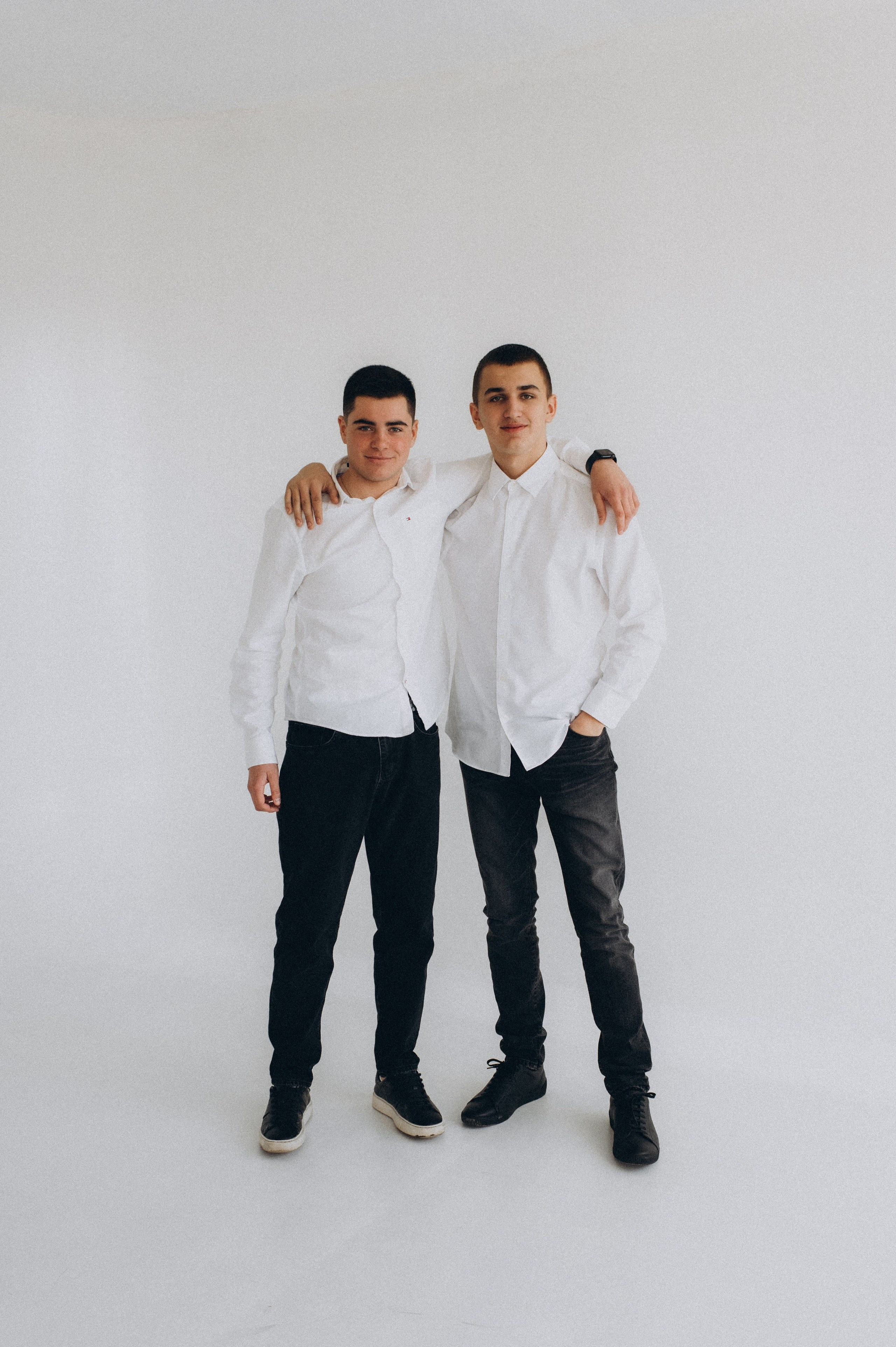 Фотосесія випускників, фотосесія на віньєтки Тернопіль, випускники Тернопіль, випуск 2025. Сімейний, дитячий та індивідуальний фотограф в м. Тернопіль, м. Львів