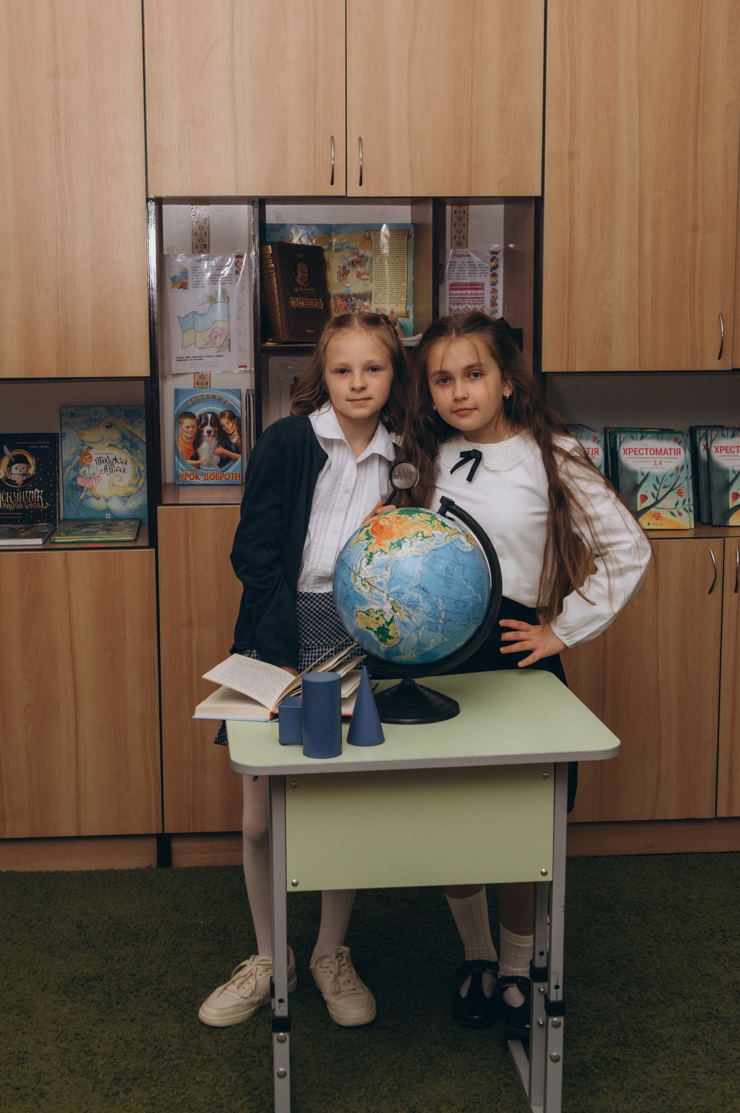 Шкільна фотосесія на віньєтки Тернопіль, фотосесія випускників Тернопіль, зйомка на віньєтки, шкільні фотоальбоми Тернопіль. Сімейний, дитячий та індивідуальний фотограф в м. Тернопіль, м. Львів