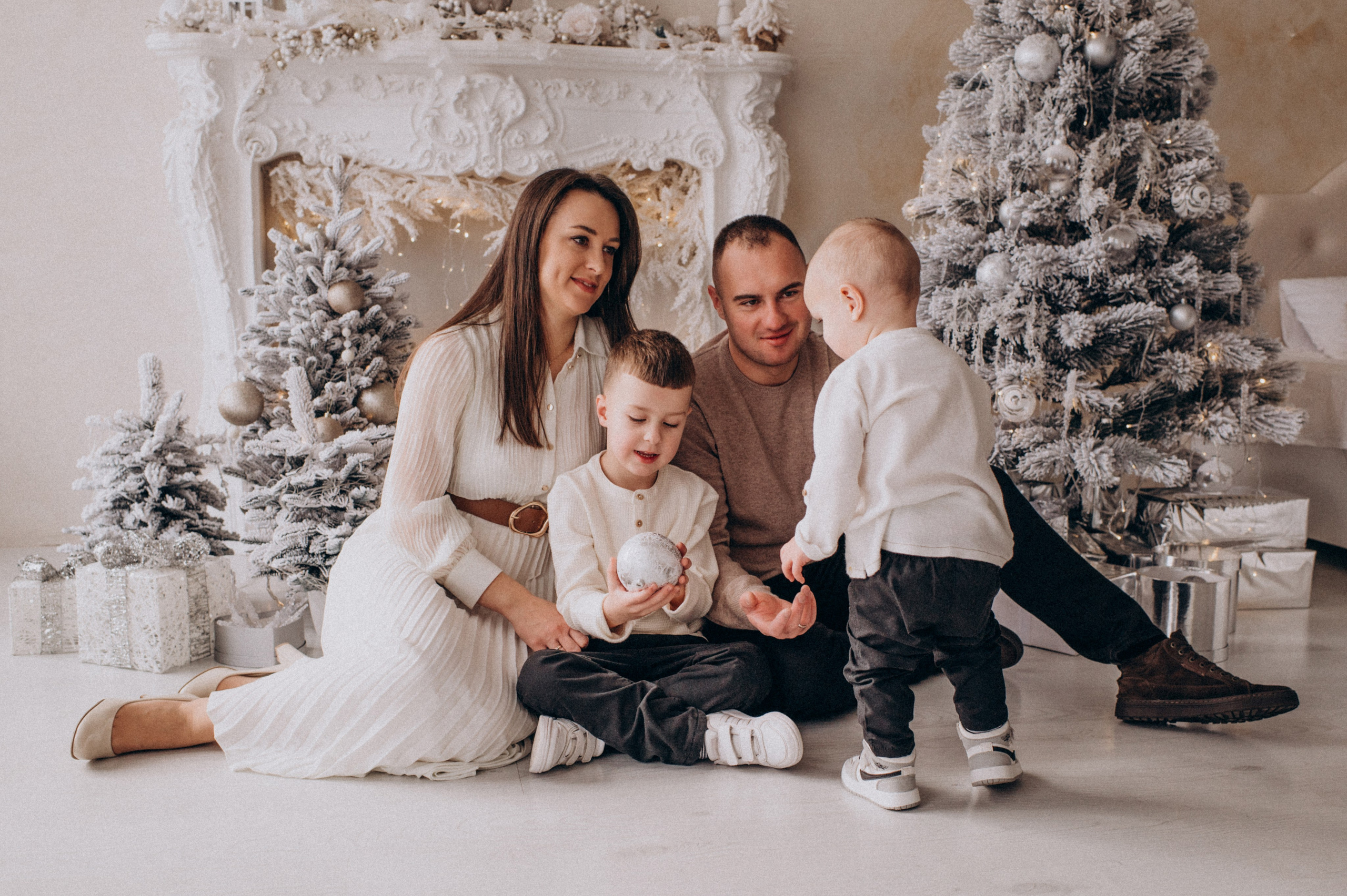 Новорічна фотосесія у студії, фотосесія Львів, сімейна фотосесія Тернопіль. Сімейний, дитячий та індивідуальний фотограф в м. Тернопіль, м. Львів