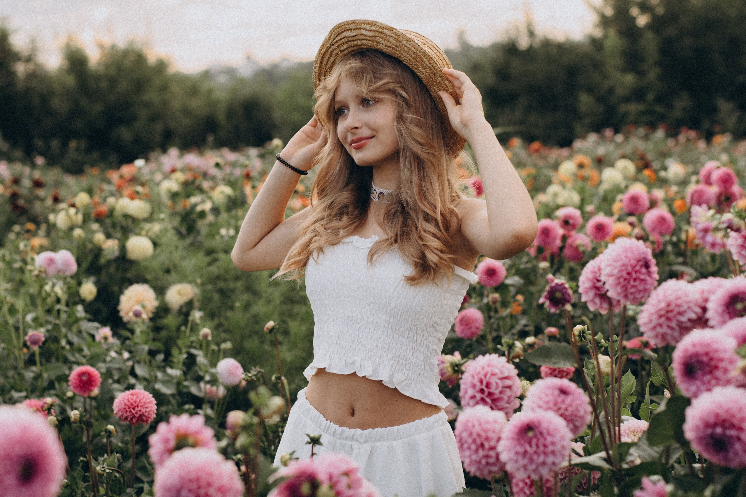 Сімейна фотосесія мами і доньки, сімейний фотограф Тернопіль, портретний фотограф, сімейна фотосесія Тернопіль, фотосесія в жоржинах. Сімейний, дитячий та індивідуальний фотограф в м. Тернопіль, м. Львів