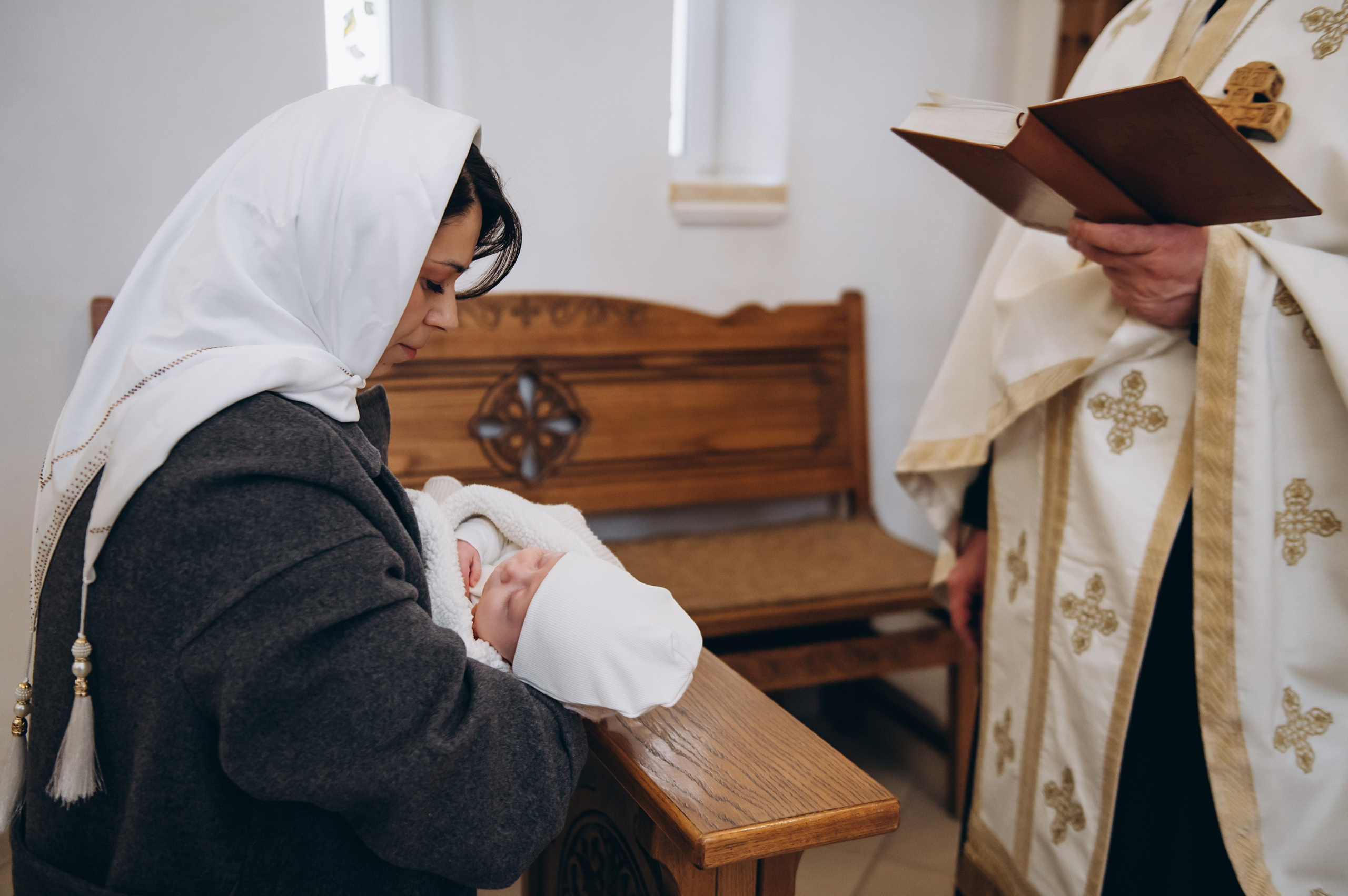 Фотосесія Хрещення Тернопіль, зйомка Хрестин Тернопіль, Храм Різдва Пресвятої Богородиці УГКЦ Тернопіль. Сімейний, дитячий та індивідуальний фотограф в м. Тернопіль, м. Львів
