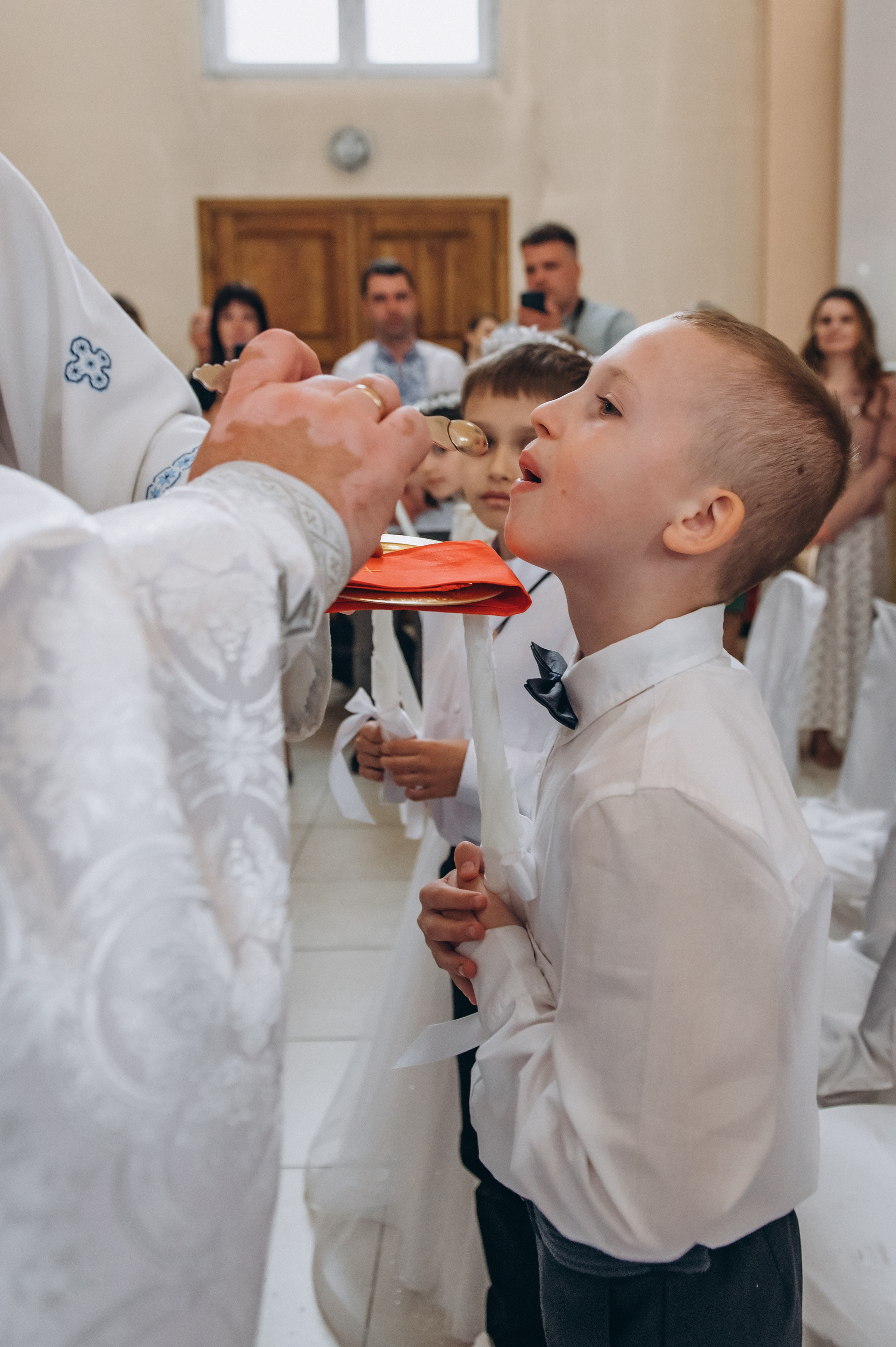 Фотосесія Причастя Тернопіль, зйомка Причастя, фотограф на Причастя Тернопіль, Причастя Львів, церква Петра і Павла. Сімейний, дитячий та індивідуальний фотограф в м. Тернопіль, м. Львів