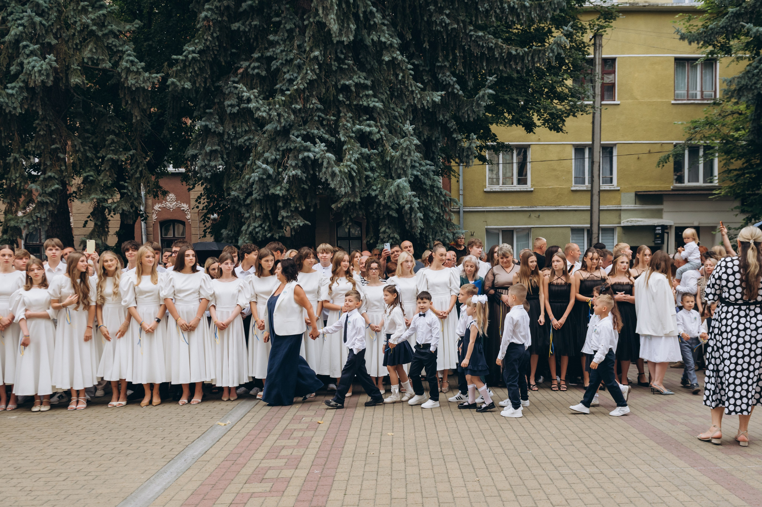 Перший дзвоник у Тернополі, фотосесія першокласників