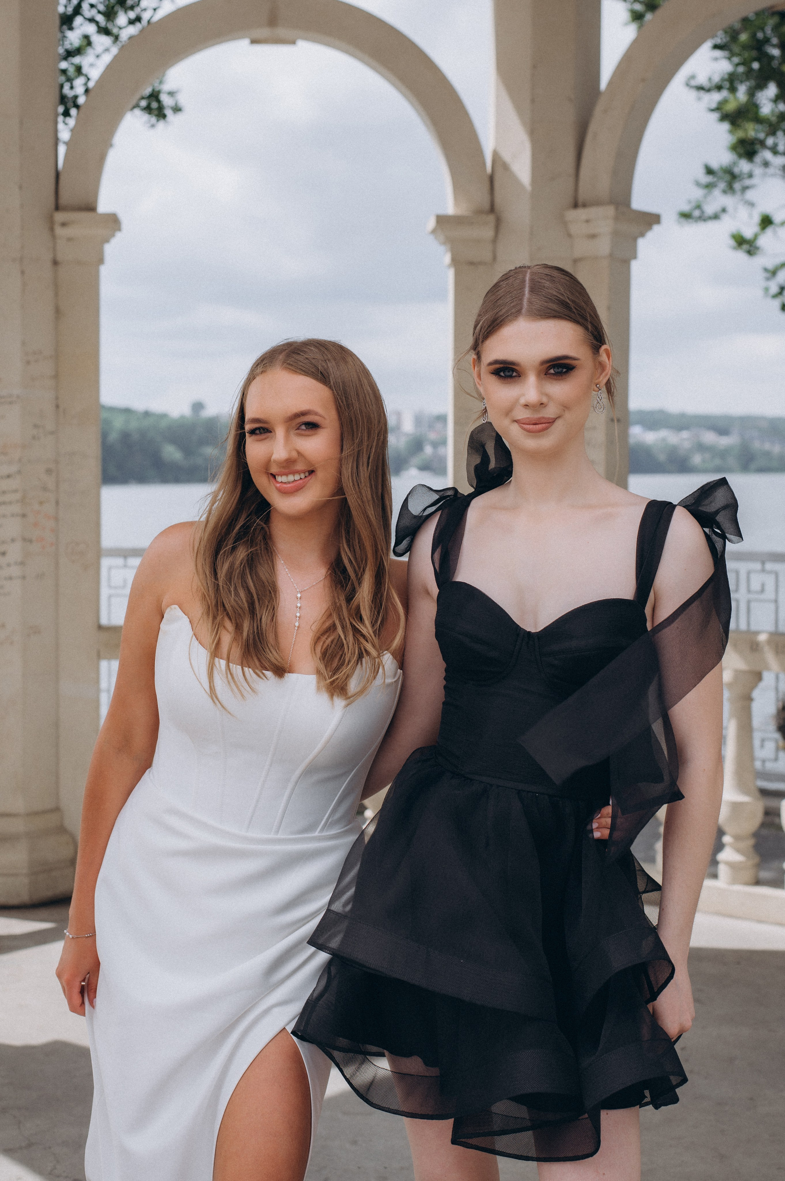 Випускники 2025, фотосесія випускного Тернопіль, фотосесія випускників Тернопіль, зйомка випускного, фотосесія випускного. Сімейний, дитячий та індивідуальний фотограф в м. Тернопіль, м. Львів