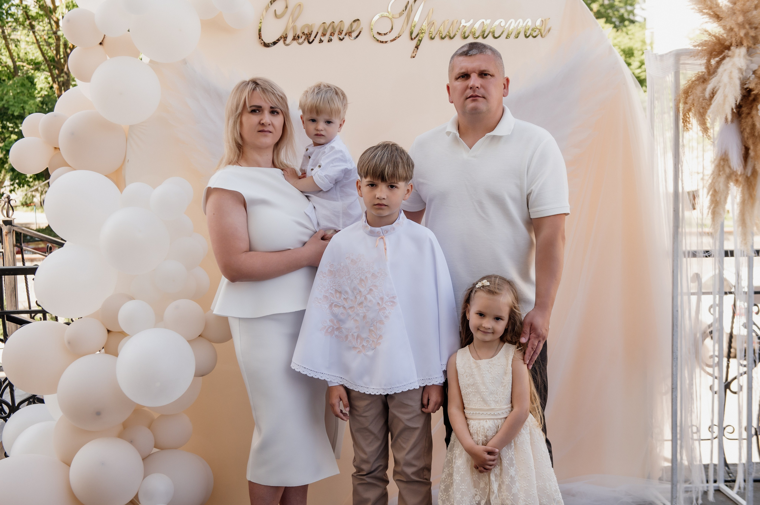 Фотосесія Причастя Тернопіль церква Св Михаїла, фотограф на Причастя Тернопіль, фотосесія Літургії Причастя Тернопіль. Сімейний, дитячий та індивідуальний фотограф в м. Тернопіль, м. Львів