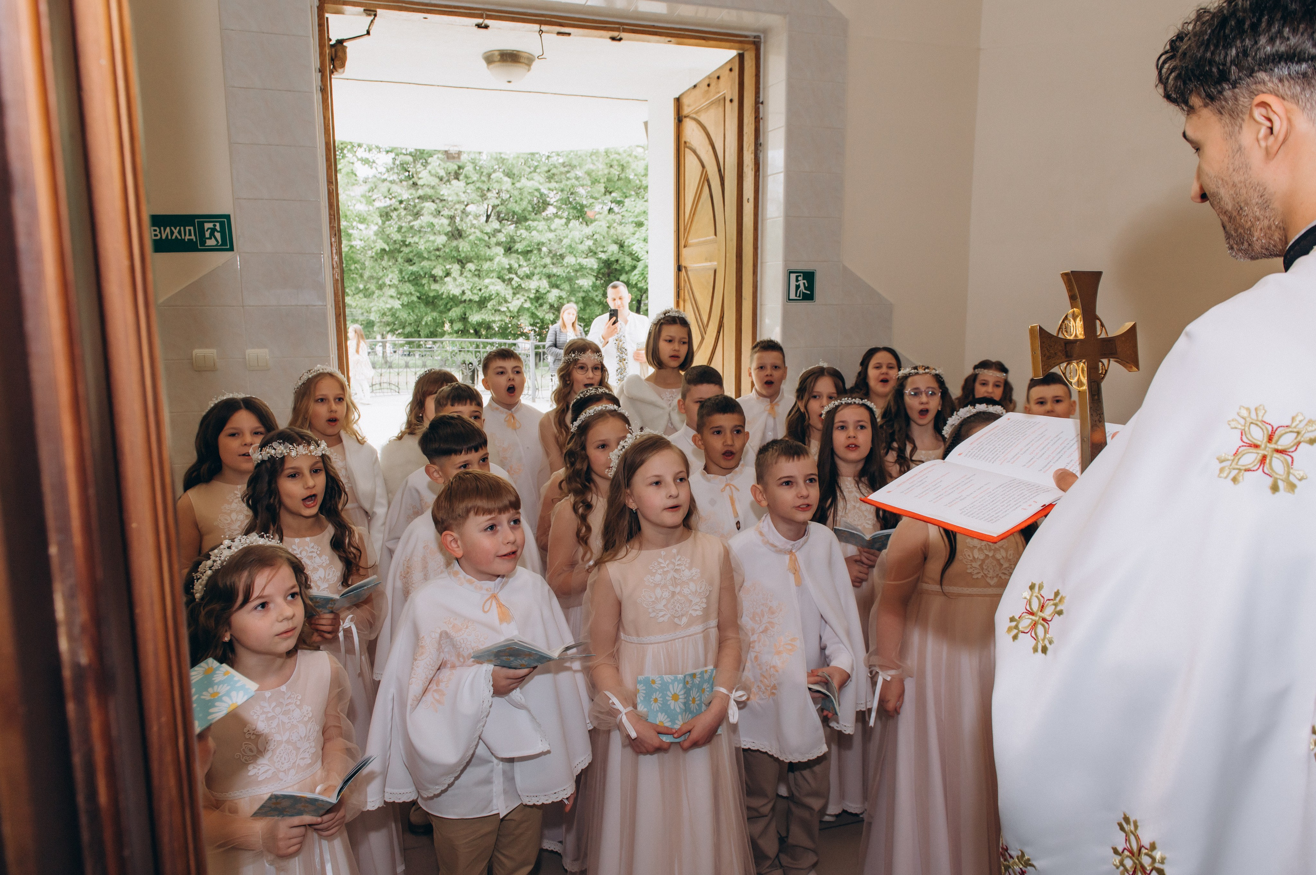 Фотосесія Причастя Тернопіль, зйомка Причастя, фотограф на Причастя Тернопіль, Причастя Львів, Причастя церква Михаїла Тернопіль. Сімейний, дитячий та індивідуальний фотограф в м. Тернопіль, м. Львів