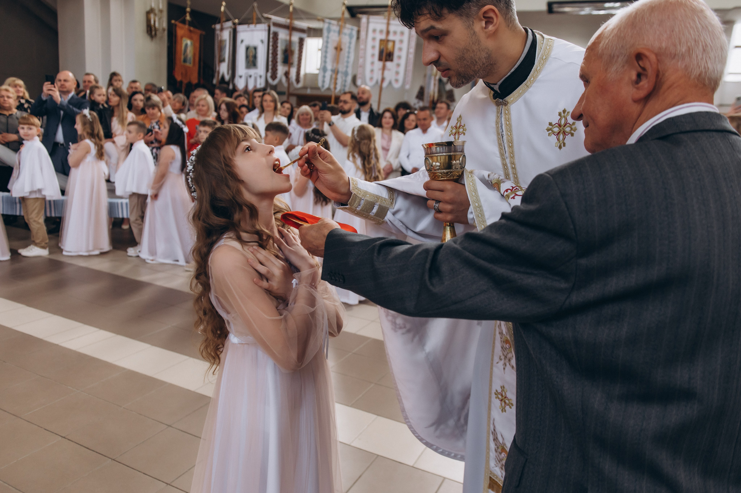 Фотосесія Причастя Тернопіль, зйомка Причастя, фотограф на Причастя Тернопіль, Причастя Львів, Причастя церква Михаїла Тернопіль. Сімейний, дитячий та індивідуальний фотограф в м. Тернопіль, м. Львів