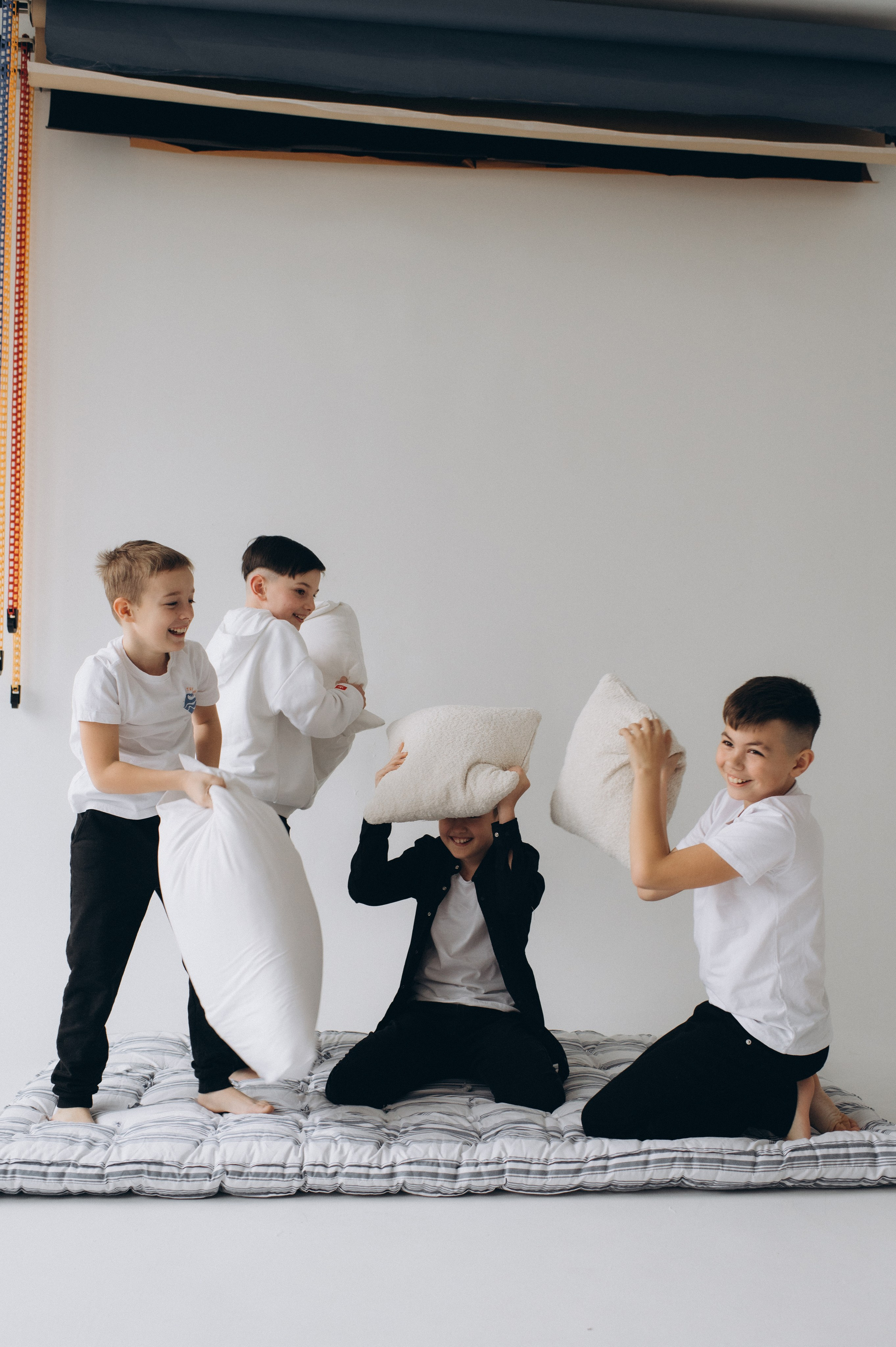 Шкільна фотосесія на віньєтки Тернопіль, шкільні альбоми, фотосесія випускників Тернопіль, випускний альбом, фотограф випускний Тернопіль. Сімейний, дитячий та індивідуальний фотограф в м. Тернопіль, м. Львів