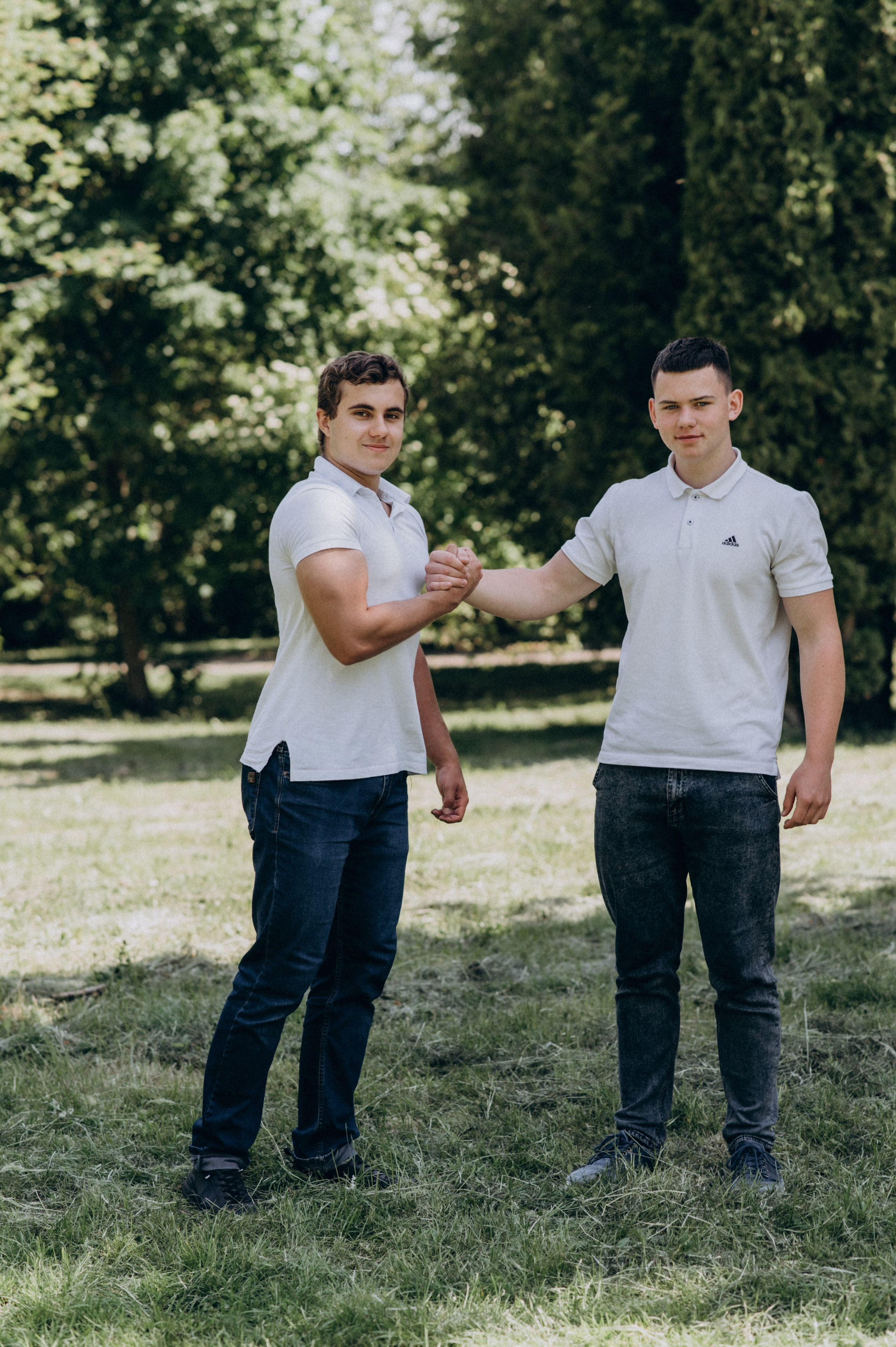 Фотосесія випускників, зйомка випускників Тернопіль Львів, випускні фотоальбоми Тернопіль, шкільні фотоальбоми Тернопіль. Сімейний, дитячий та індивідуальний фотограф в м. Тернопіль, м. Львів