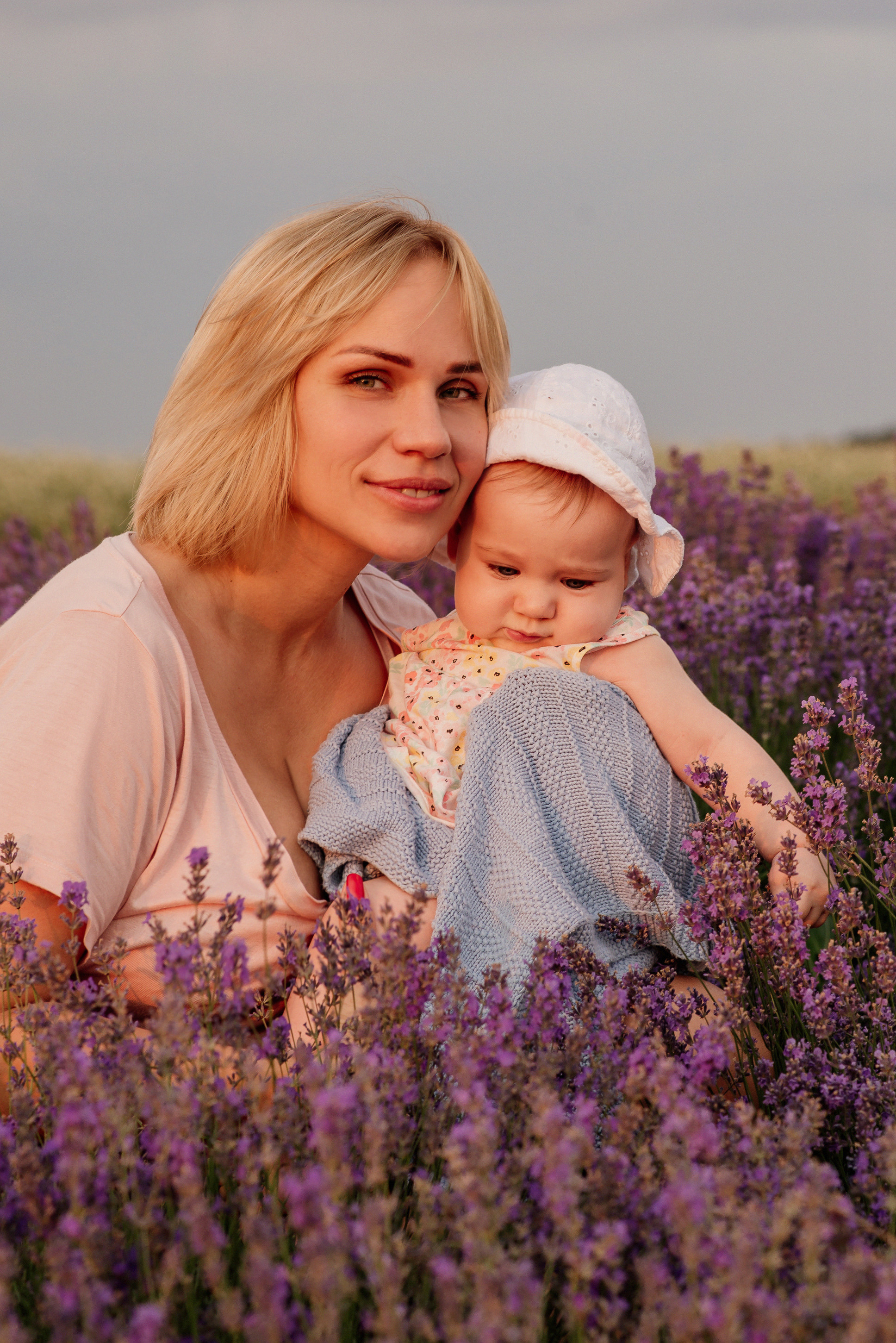 Сімейна фотосесія в лаванді. Микола, Христина, Марк, Макар, Меланія. Сімейний, дитячий та індивідуальний фотограф в м. Тернопіль, м. Львів