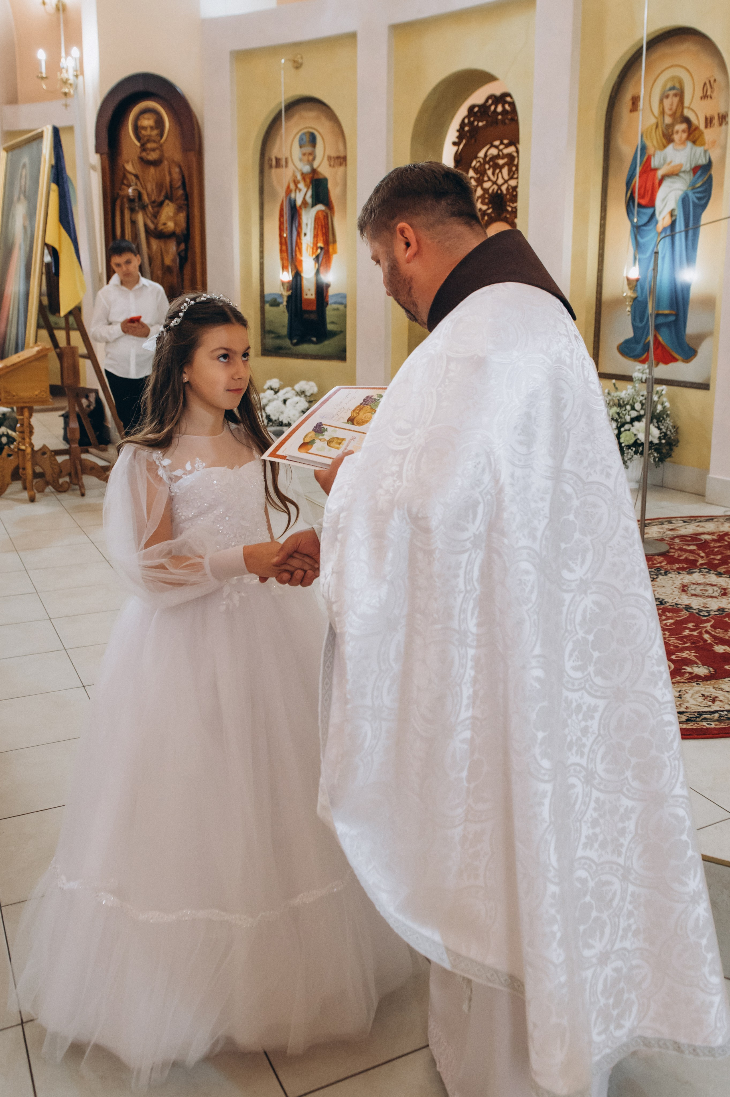 Фотосесія Причастя Тернопіль, зйомка Причастя, фотограф на Причастя Тернопіль, Причастя Львів, церква Петра і Павла. Сімейний, дитячий та індивідуальний фотограф в м. Тернопіль, м. Львів