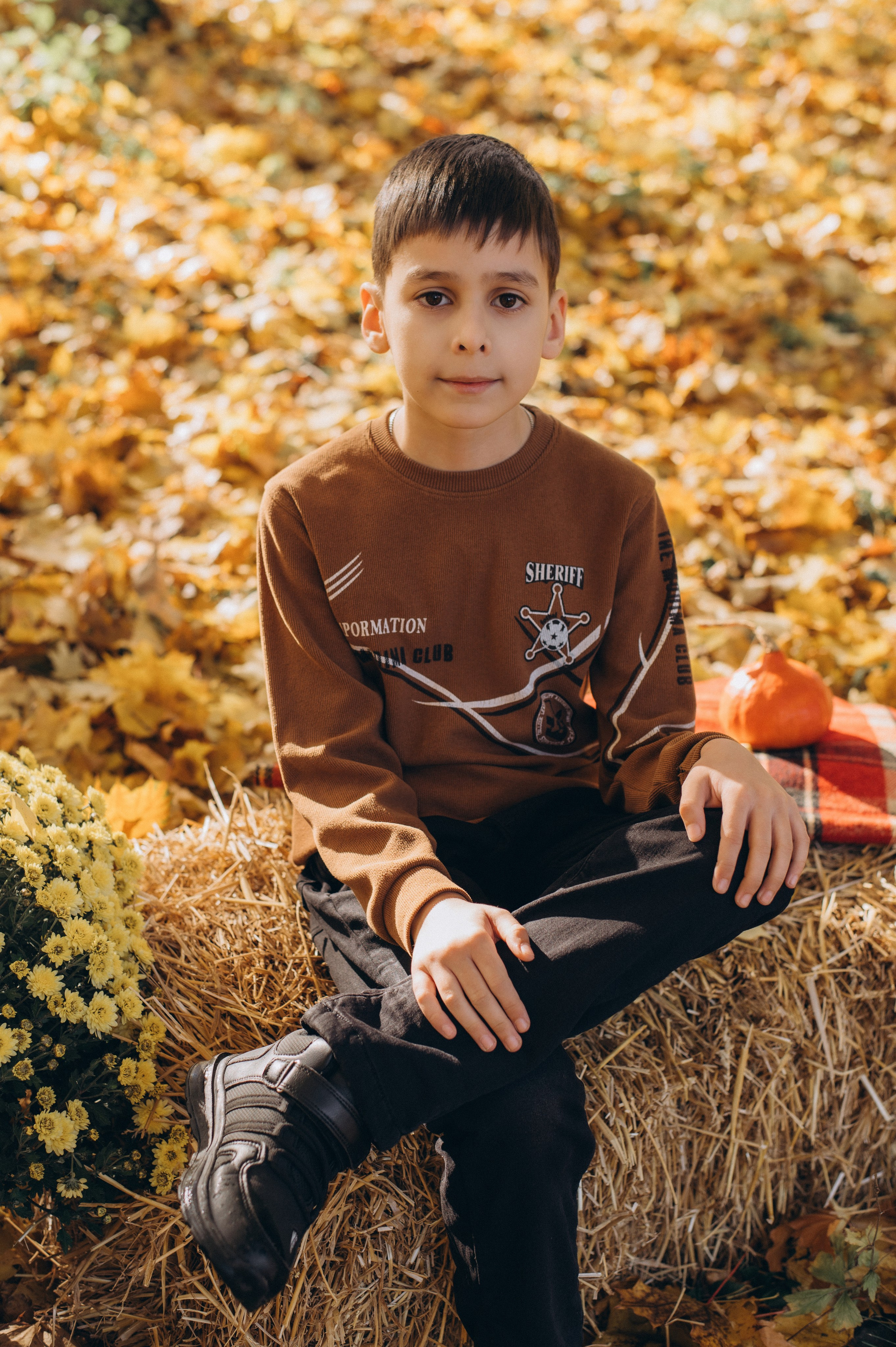 Осіння фотосесія 4 класу на віньєтки, випускні фотоальбоми Тернопіль, фотосесія випускників Тернопіль, шкільний випускний альбом Тернопіль. Сімейний, дитячий та індивідуальний фотограф в м. Тернопіль, м. Львів