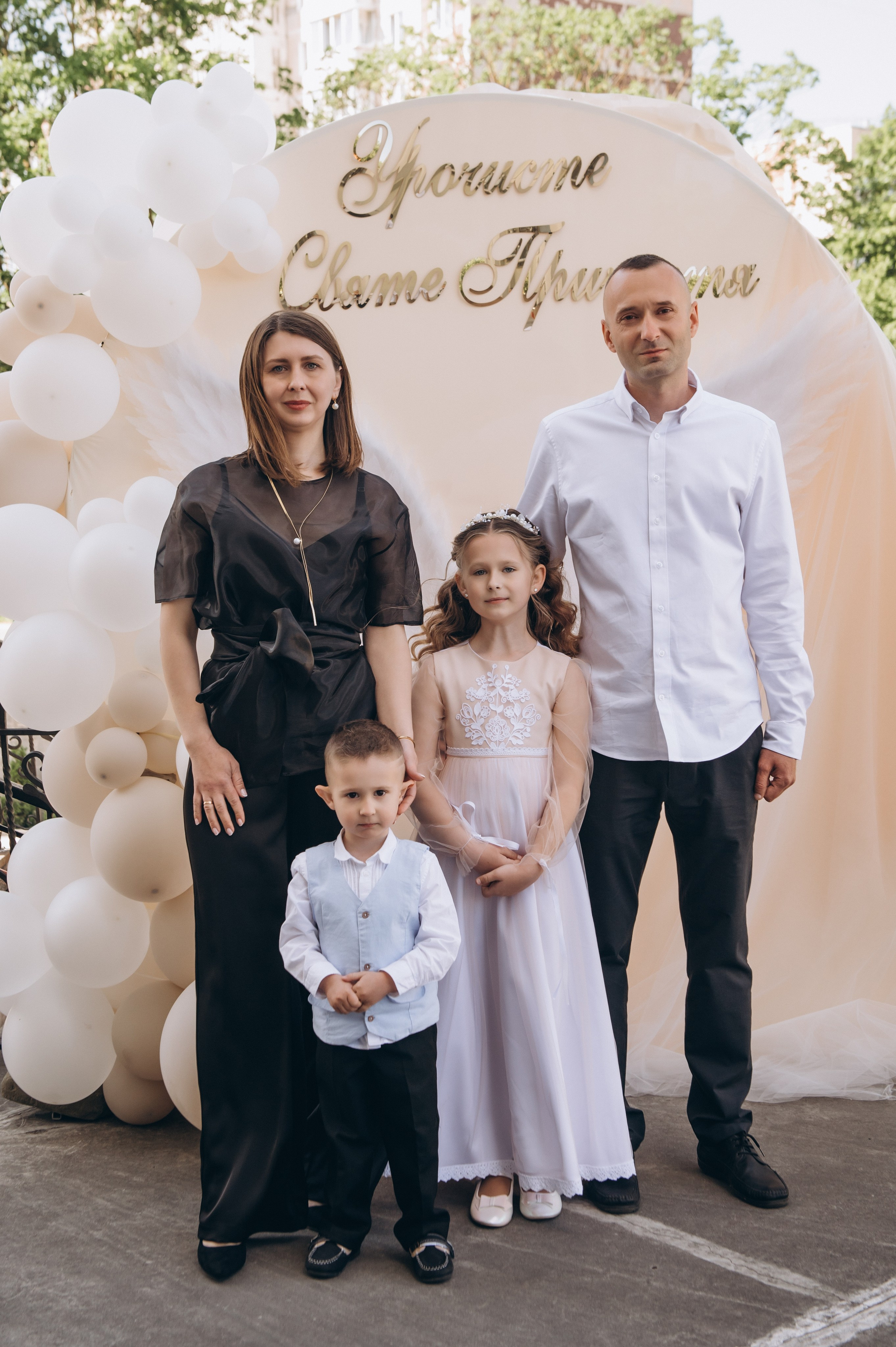 Фотосесія Причастя Тернопіль церква Св Михаїла, фотограф на Причастя Тернопіль, фотосесія Літургії Причастя Тернопіль. Сімейний, дитячий та індивідуальний фотограф в м. Тернопіль, м. Львів