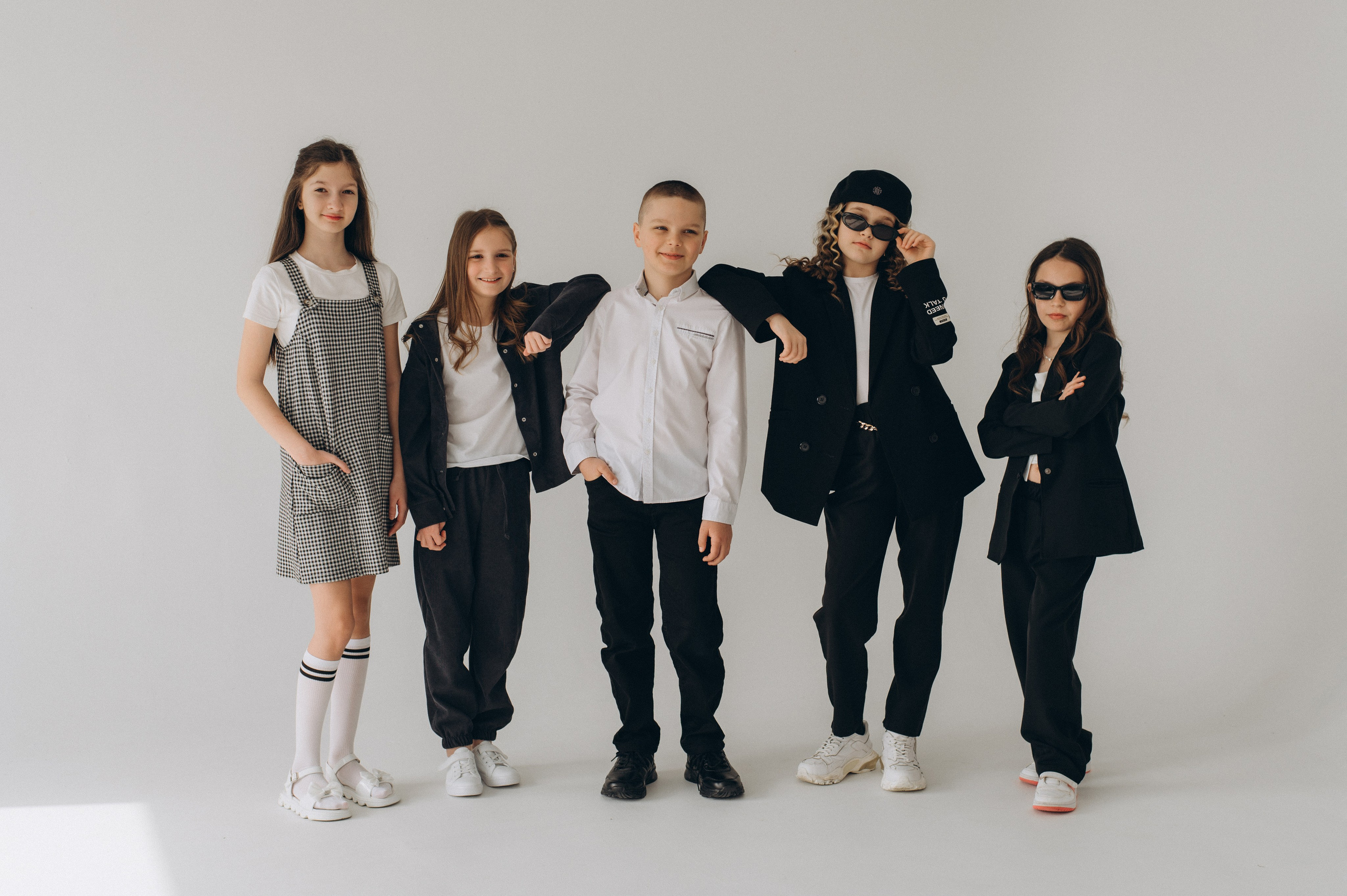 Шкільна фотосесія на віньєтки Тернопіль, шкільні альбоми, фотосесія випускників Тернопіль, випускний альбом, фотограф випускний Тернопіль. Сімейний, дитячий та індивідуальний фотограф в м. Тернопіль, м. Львів