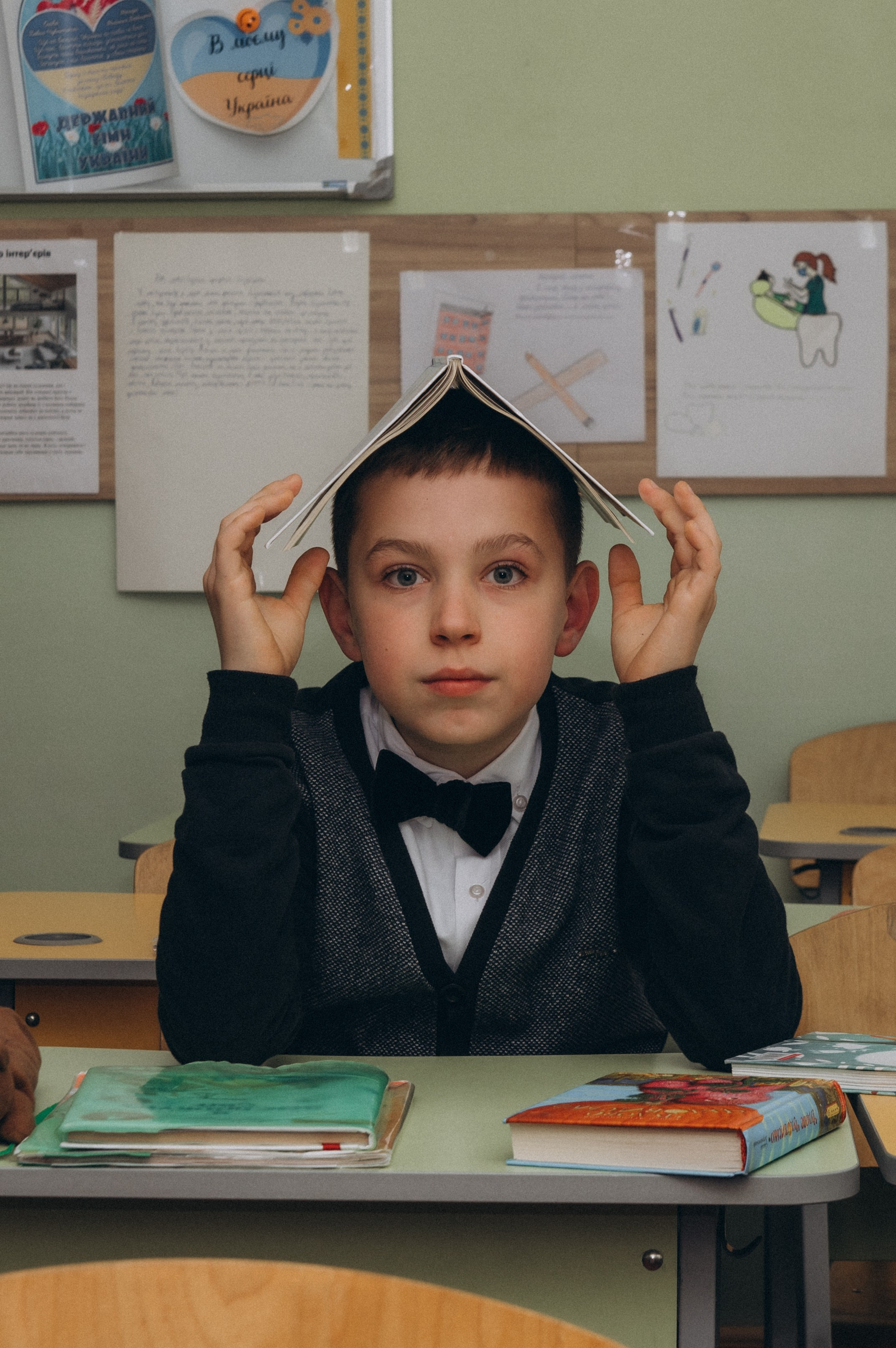 Шкільна фотосесія на віньєтки Тернопіль, фотосесія випускників Тернопіль, зйомка на віньєтки, шкільні фотоальбоми Тернопіль. Сімейний, дитячий та індивідуальний фотограф в м. Тернопіль, м. Львів