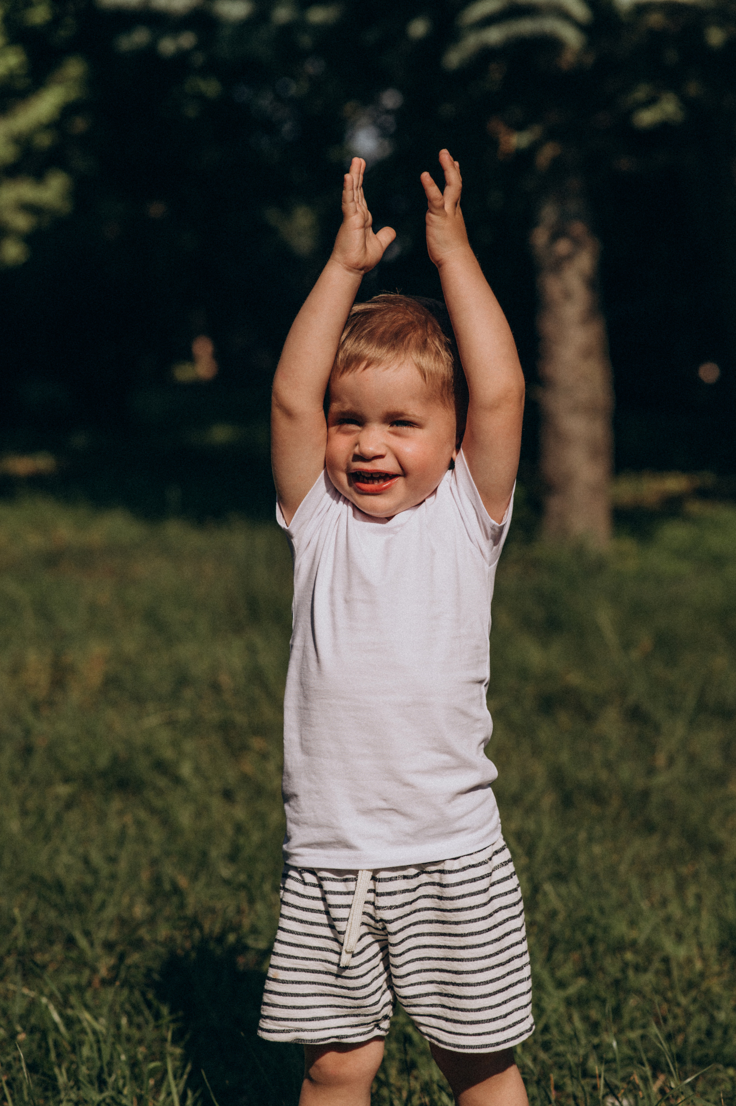 Сімейна літня фотосесія в парку, сімейний фотограф Тернопіль Львів. Сімейний, дитячий та індивідуальний фотограф в м. Тернопіль, м. Львів