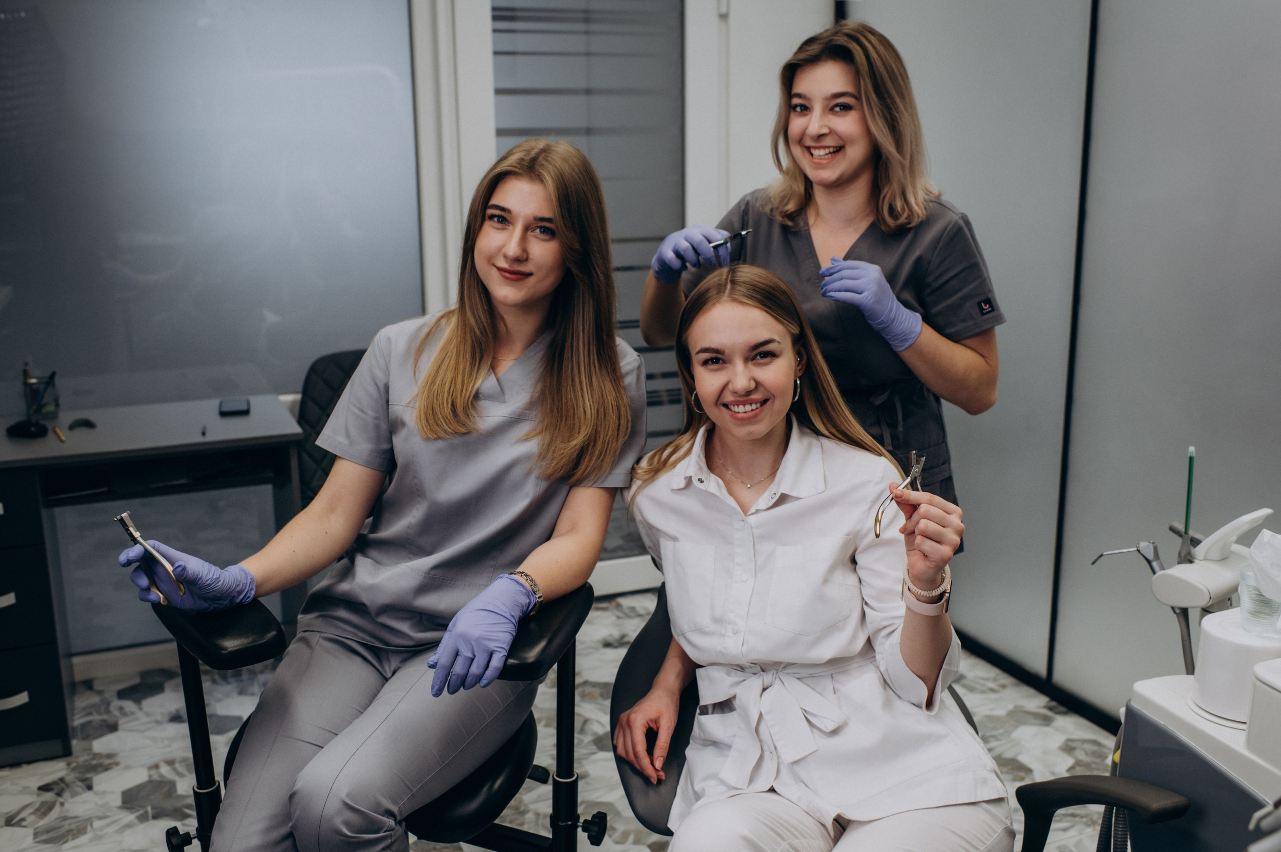 Фотосесія стоматології, зйомка стоматологічної клініки, контент для стоматолога. Сімейний, дитячий та індивідуальний фотограф в м. Тернопіль, м. Львів