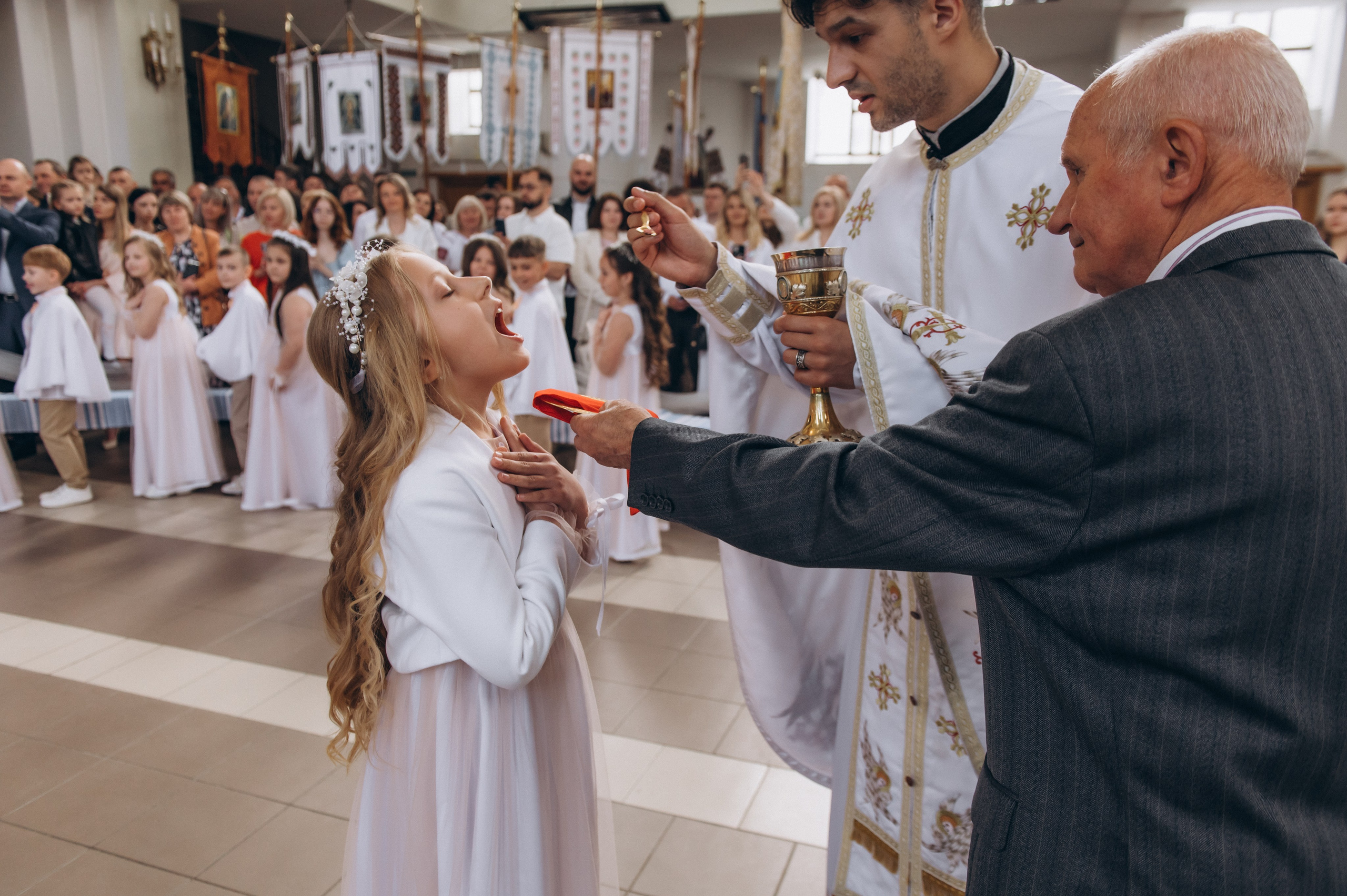 Фотосесія Причастя Тернопіль, зйомка Причастя, фотограф на Причастя Тернопіль, Причастя Львів, Причастя церква Михаїла Тернопіль. Сімейний, дитячий та індивідуальний фотограф в м. Тернопіль, м. Львів