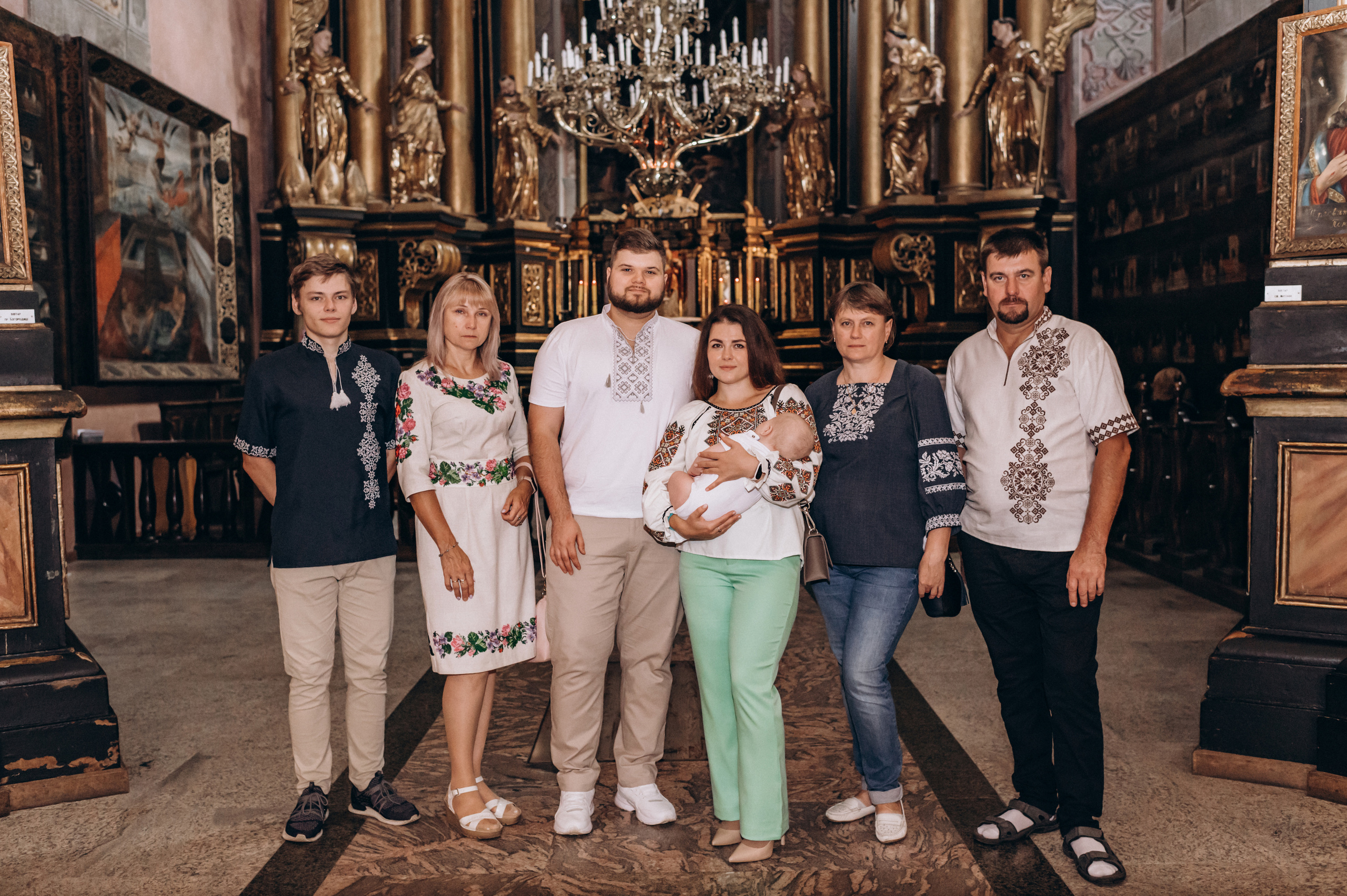 Хрещення Марка, Бернардинський монастир, Львів. Сімейний, дитячий та індивідуальний фотограф в м. Тернопіль, м. Львів