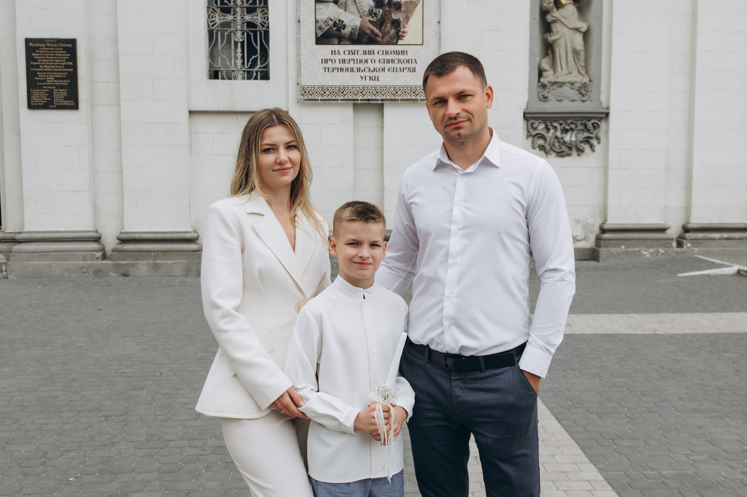 Фотосесія Першого Причастя Тернопіль, фотосесія Причастя Тернопіль, Таїнство Першого Причастя Тернопіль, Катедра Причастя Тернопіль. Сімейний, дитячий та індивідуальний фотограф в м. Тернопіль, м. Львів