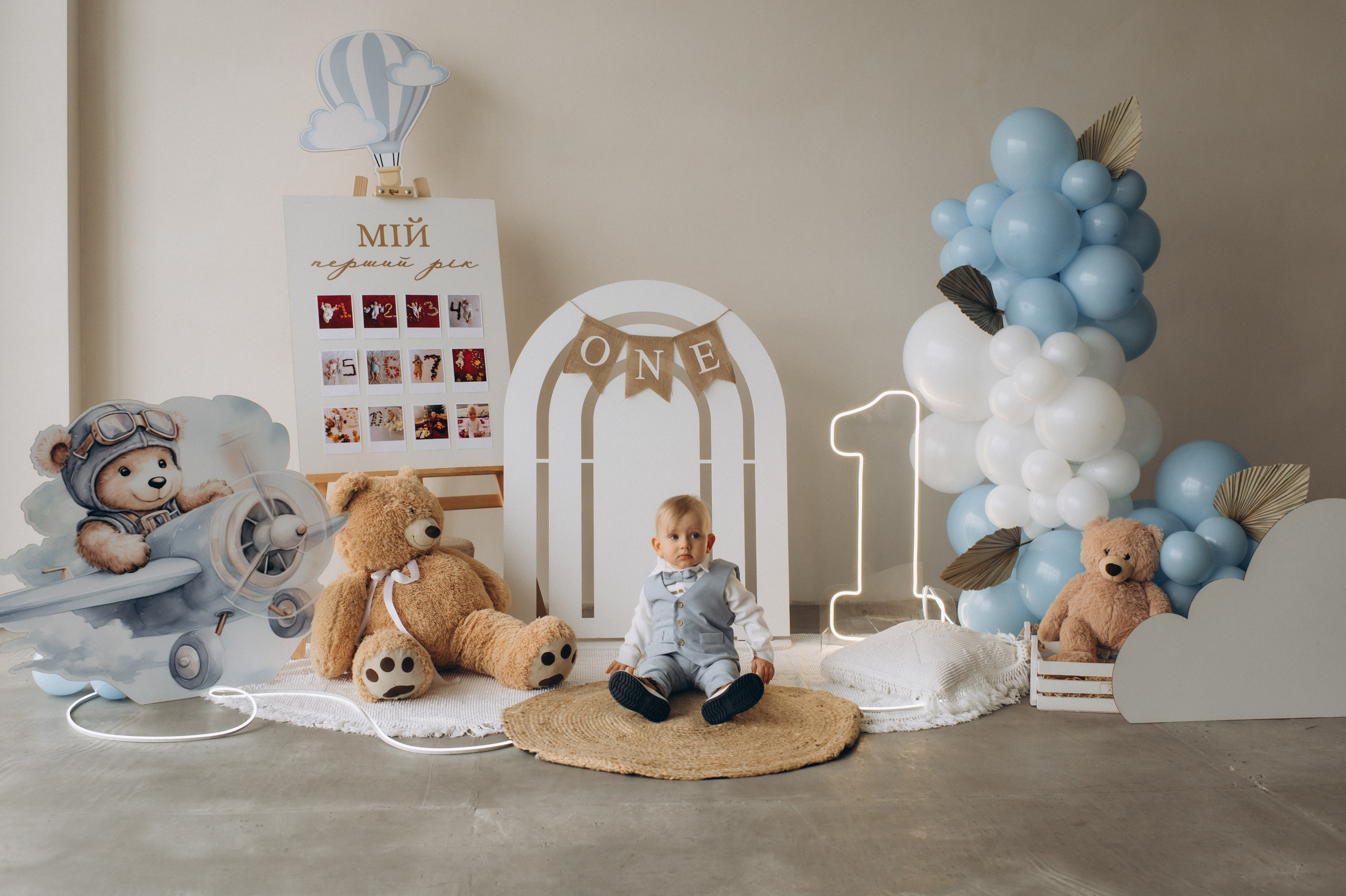 Зйомка дня народження дитини, фотосесія 1 рік Тернопіль, сімейний фотограф Тернопіль, сімейна фотосесія Тернопіль, перший тортик малюка. Сімейний, дитячий та індивідуальний фотограф в м. Тернопіль, м. Львів