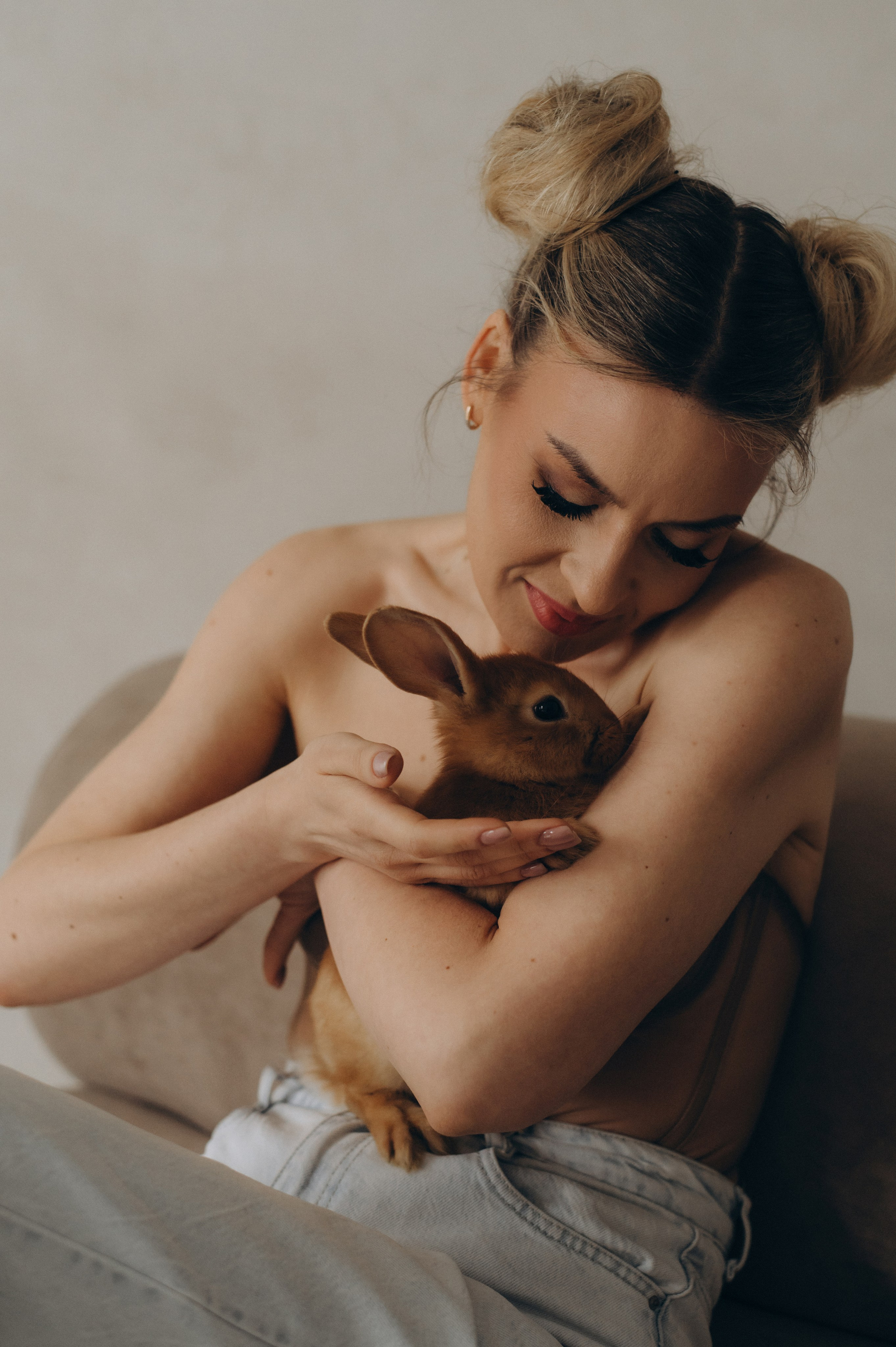 Фотосесія з кроликами Тернопіль, індивідуальний фотограф Тернопіль, індивідуальна фотосесія Тернопіль, зйомка з кроликами. Сімейний, дитячий та індивідуальний фотограф в м. Тернопіль, м. Львів
