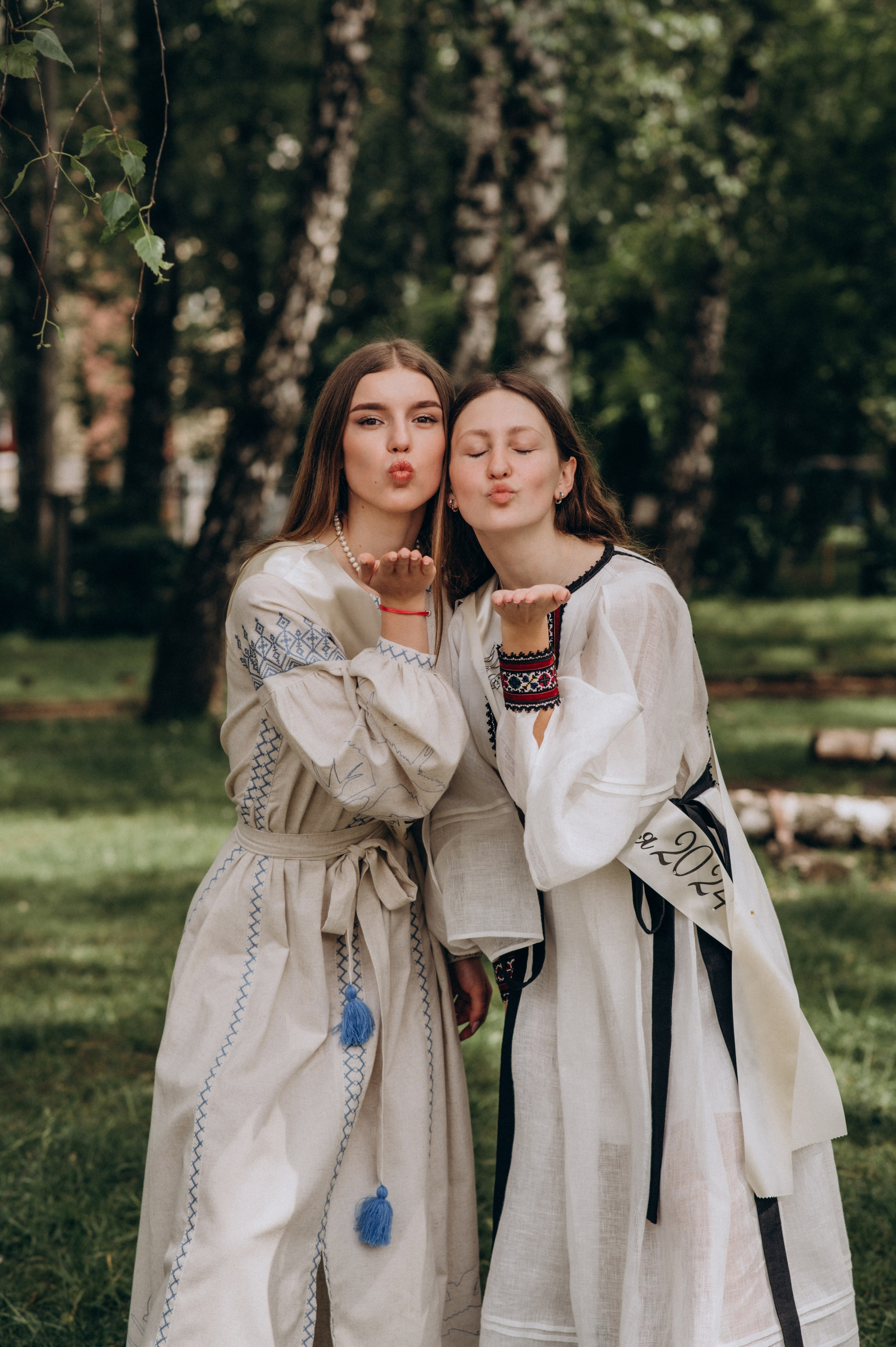 Фотосесія останнього дзвоника, фотосесія випускників Тернопіль, випускний 2024. Сімейний, дитячий та індивідуальний фотограф в м. Тернопіль, м. Львів