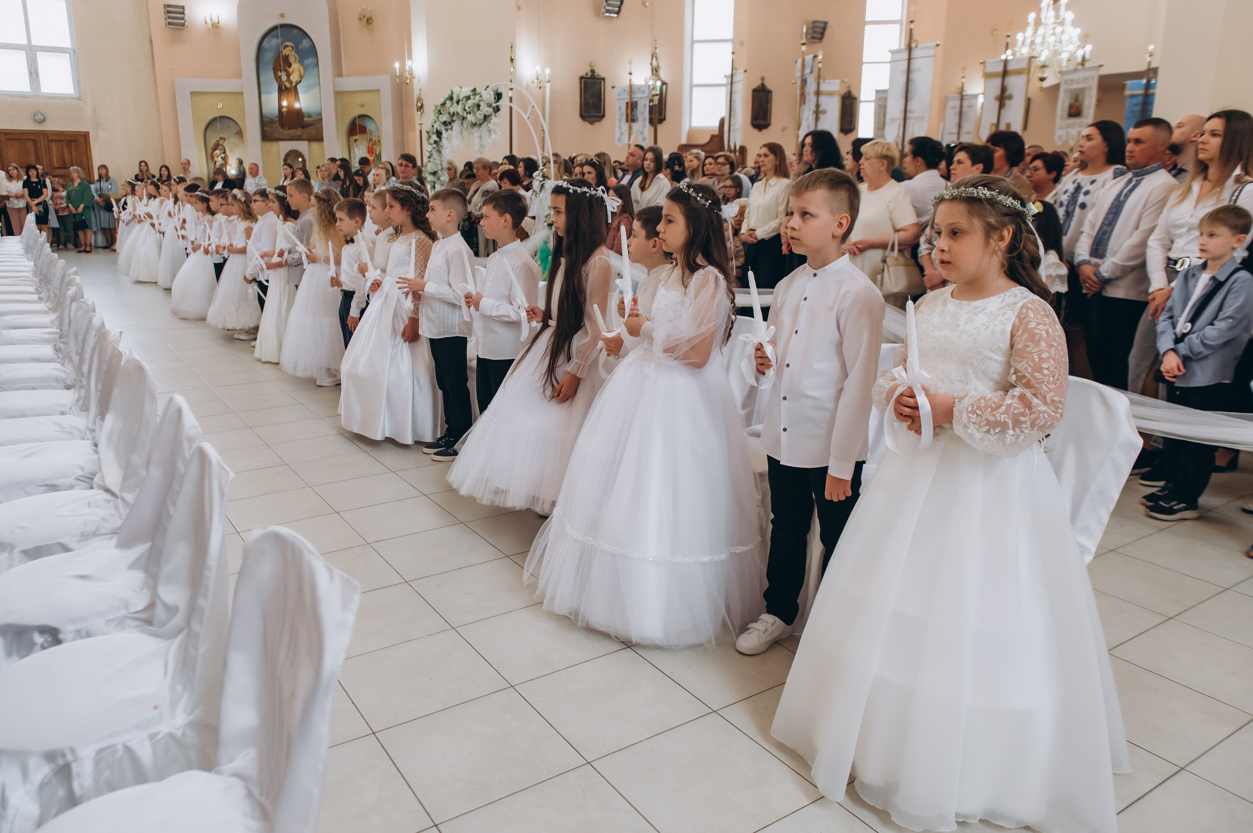 Фотосесія Причастя Тернопіль, зйомка Причастя, фотограф на Причастя Тернопіль, Причастя Львів, церква Петра і Павла. Сімейний, дитячий та індивідуальний фотограф в м. Тернопіль, м. Львів