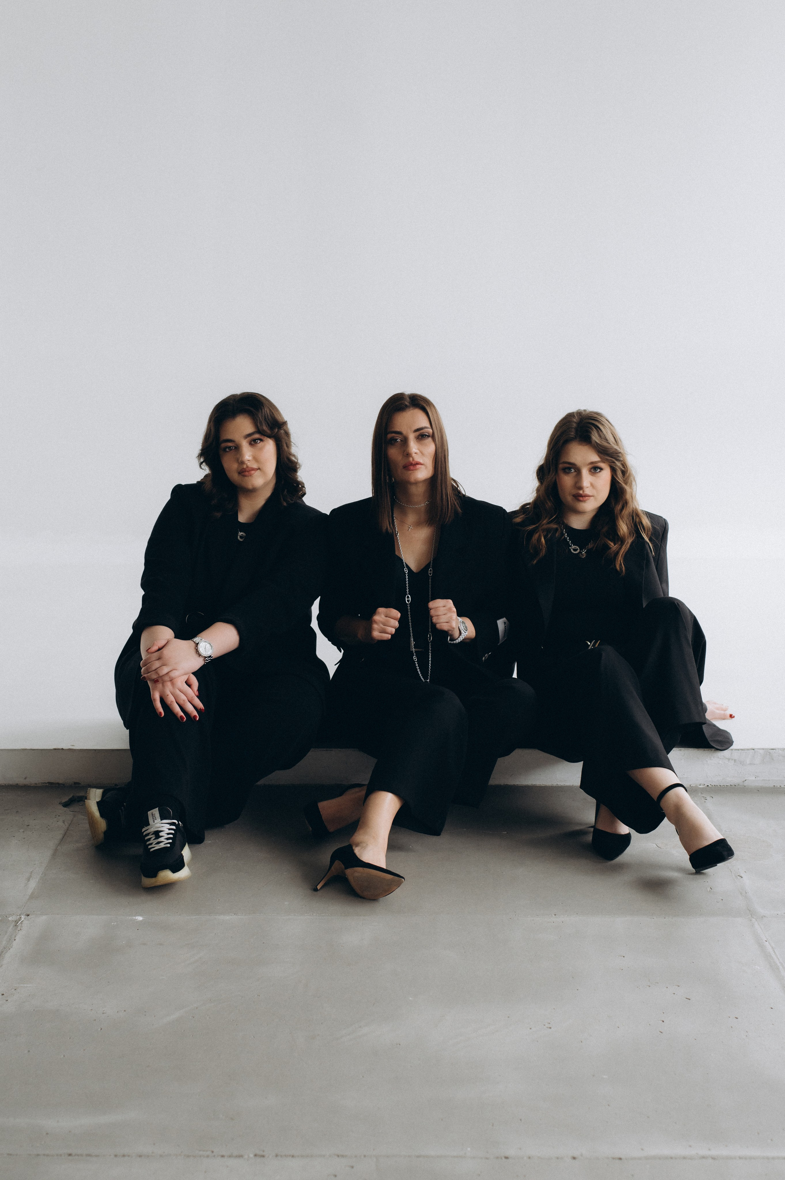 Сімейна фотосесія мами і донечок, сімейний фотограф Тернопіль, портретний фотограф Тернопіль, портретна фотосесія Львів. Сімейний, дитячий та індивідуальний фотограф в м. Тернопіль, м. Львів