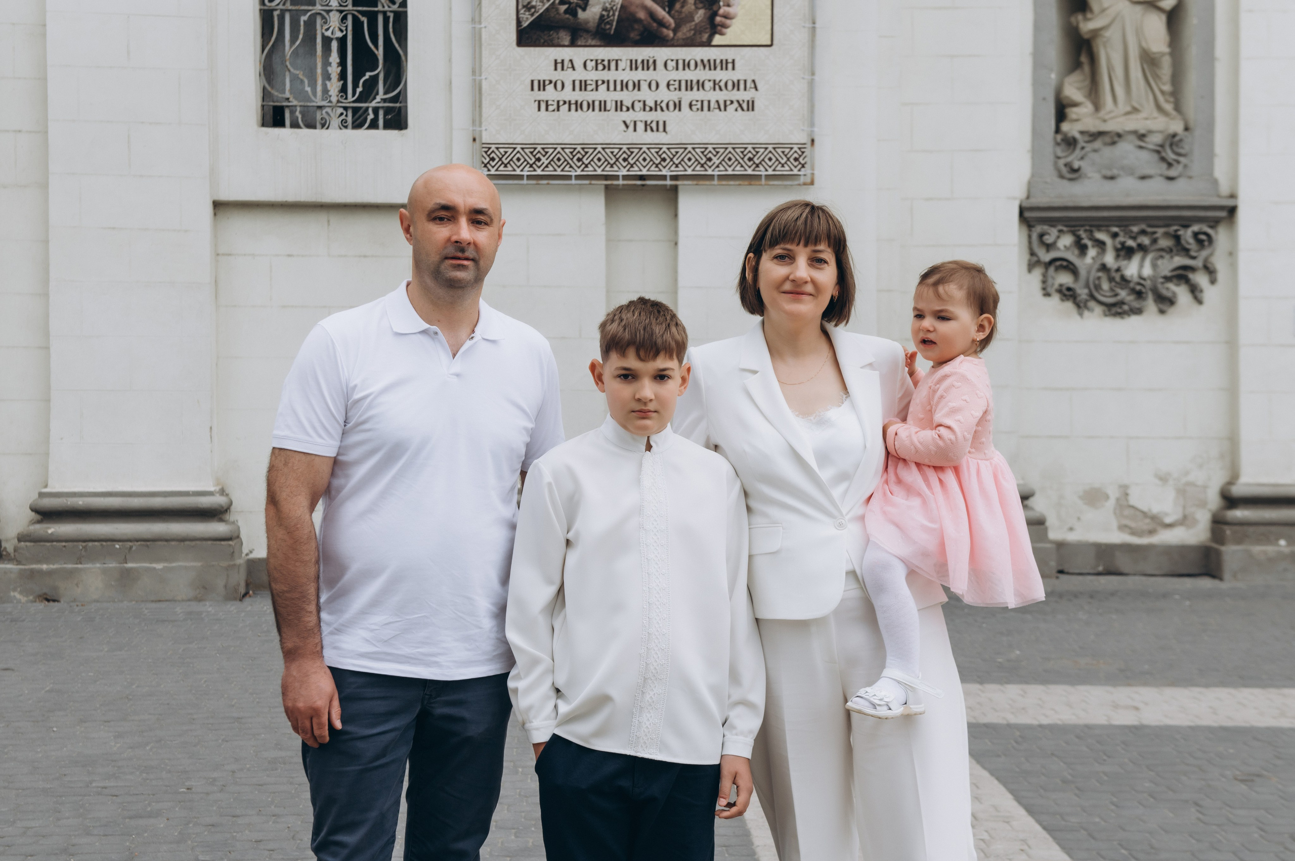 Фотосесія Першого Причастя Тернопіль, фотосесія Причастя Тернопіль, Таїнство Першого Причастя Тернопіль, Катедра Причастя Тернопіль. Сімейний, дитячий та індивідуальний фотограф в м. Тернопіль, м. Львів