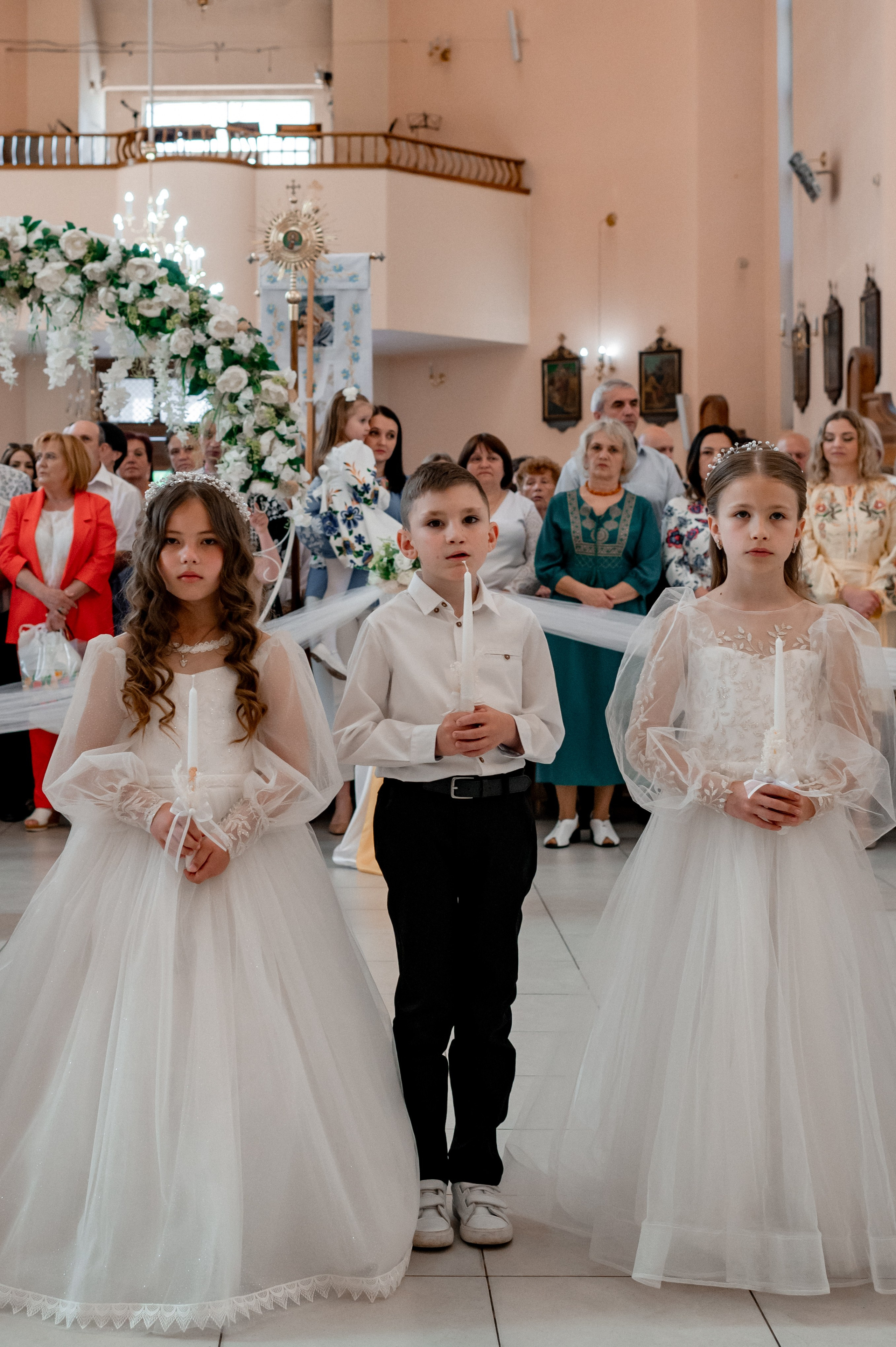 Фотосесія Першого Причастя Тернопіль, зйомка Причастя Тернопіль, Таїнство Першого Причастя Тернопіль, Катедра Причастя Тернопіль. Сімейний, дитячий та індивідуальний фотограф в м. Тернопіль, м. Львів