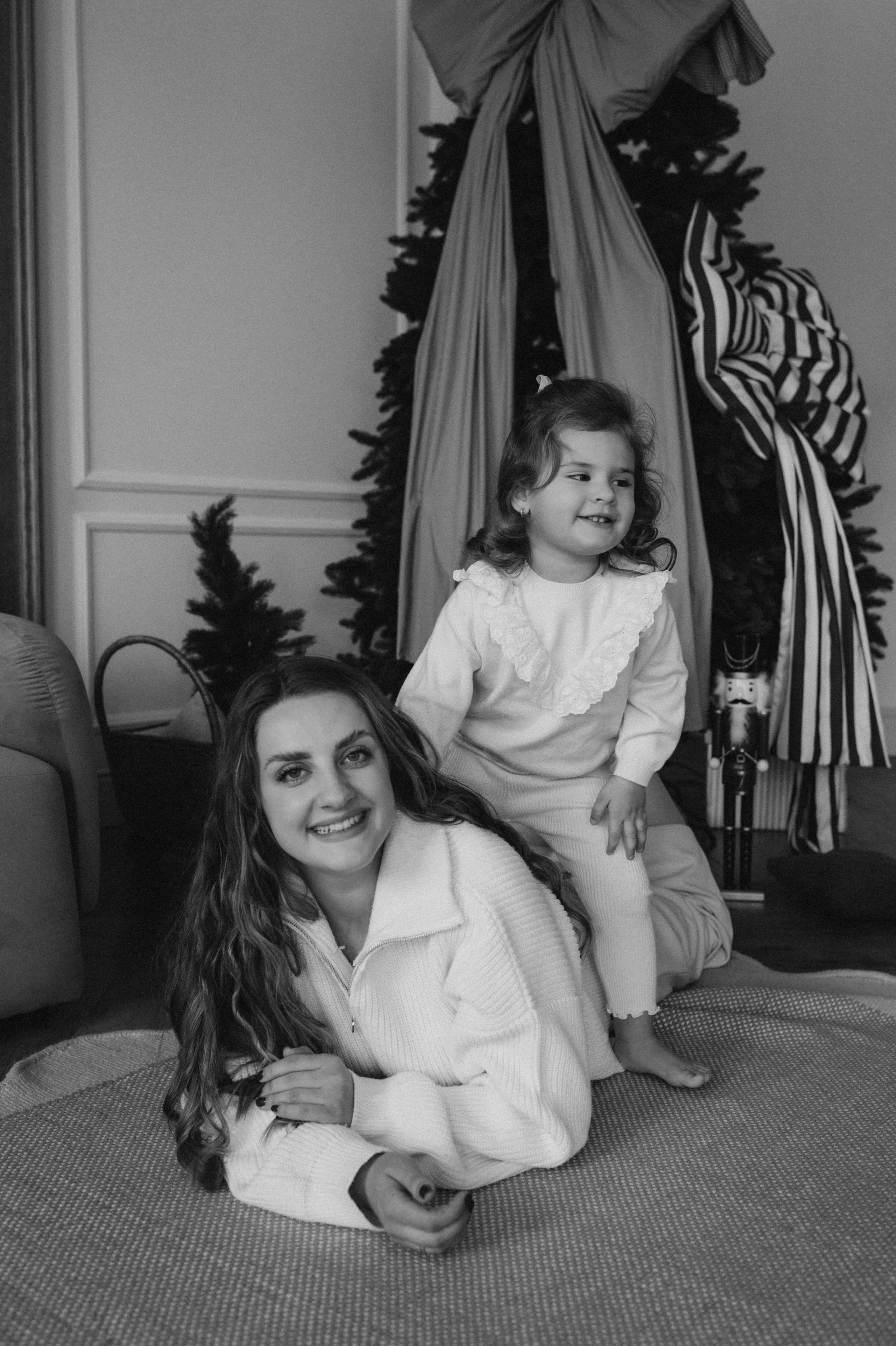 Фотосесія мами і донечки Тернопіль, сімейний фотограф Тернопіль, фотосесія мами і дитини Тернопіль, новорічна фотосесія Тернопіль. Сімейний, дитячий та індивідуальний фотограф в м. Тернопіль, м. Львів