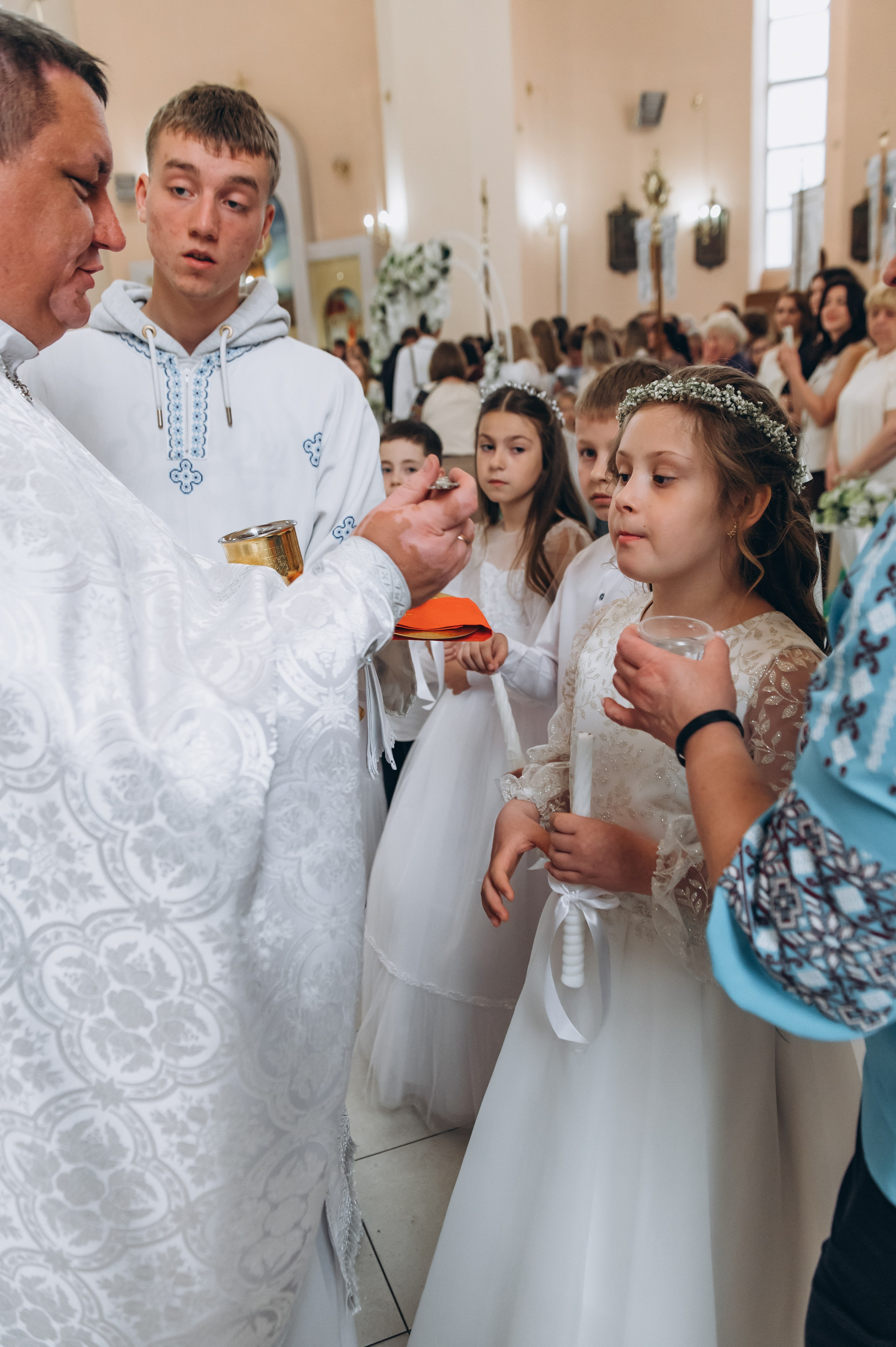 Фотосесія Причастя Тернопіль, зйомка Причастя, фотограф на Причастя Тернопіль, Причастя Львів, церква Петра і Павла. Сімейний, дитячий та індивідуальний фотограф в м. Тернопіль, м. Львів