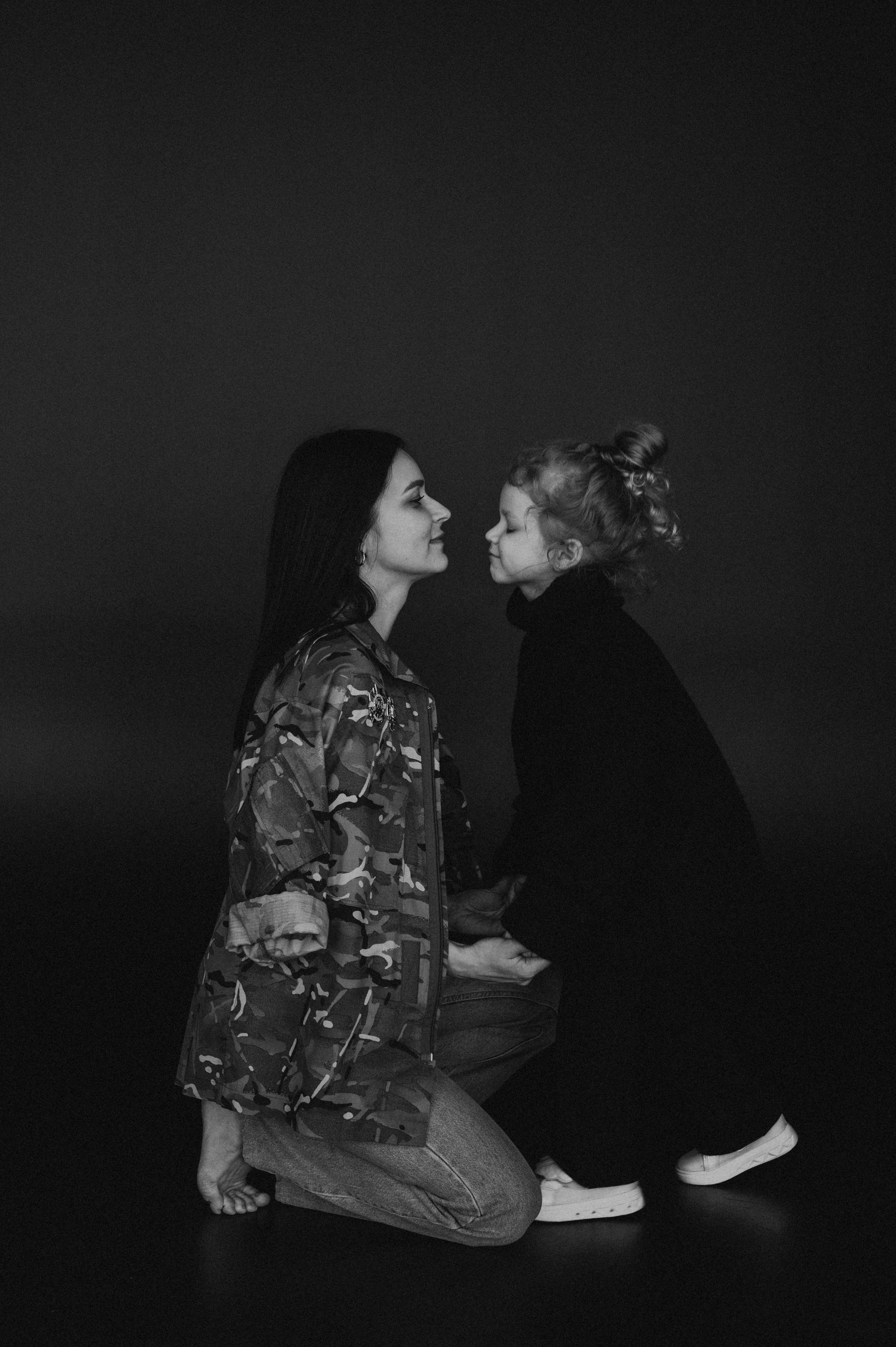 Сімейна фотосесія у студії, зйомка мами і дитини фотосесія Тернопіль Львів. Сімейний, дитячий та індивідуальний фотограф в м. Тернопіль, м. Львів