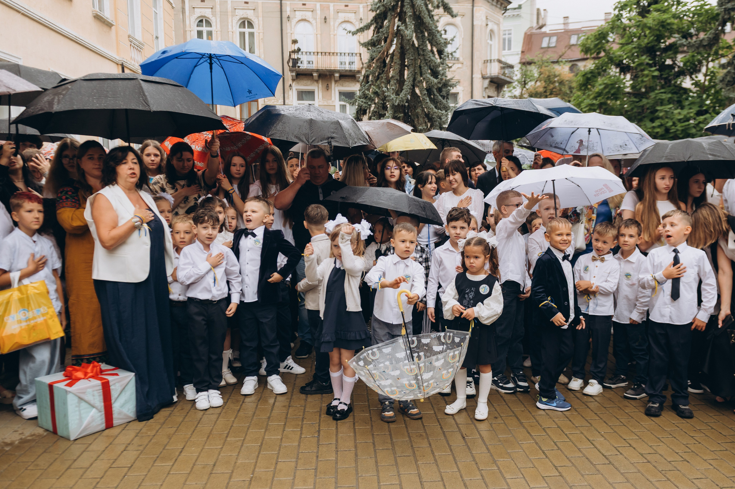 Перший дзвоник у Тернополі, фотосесія першокласників