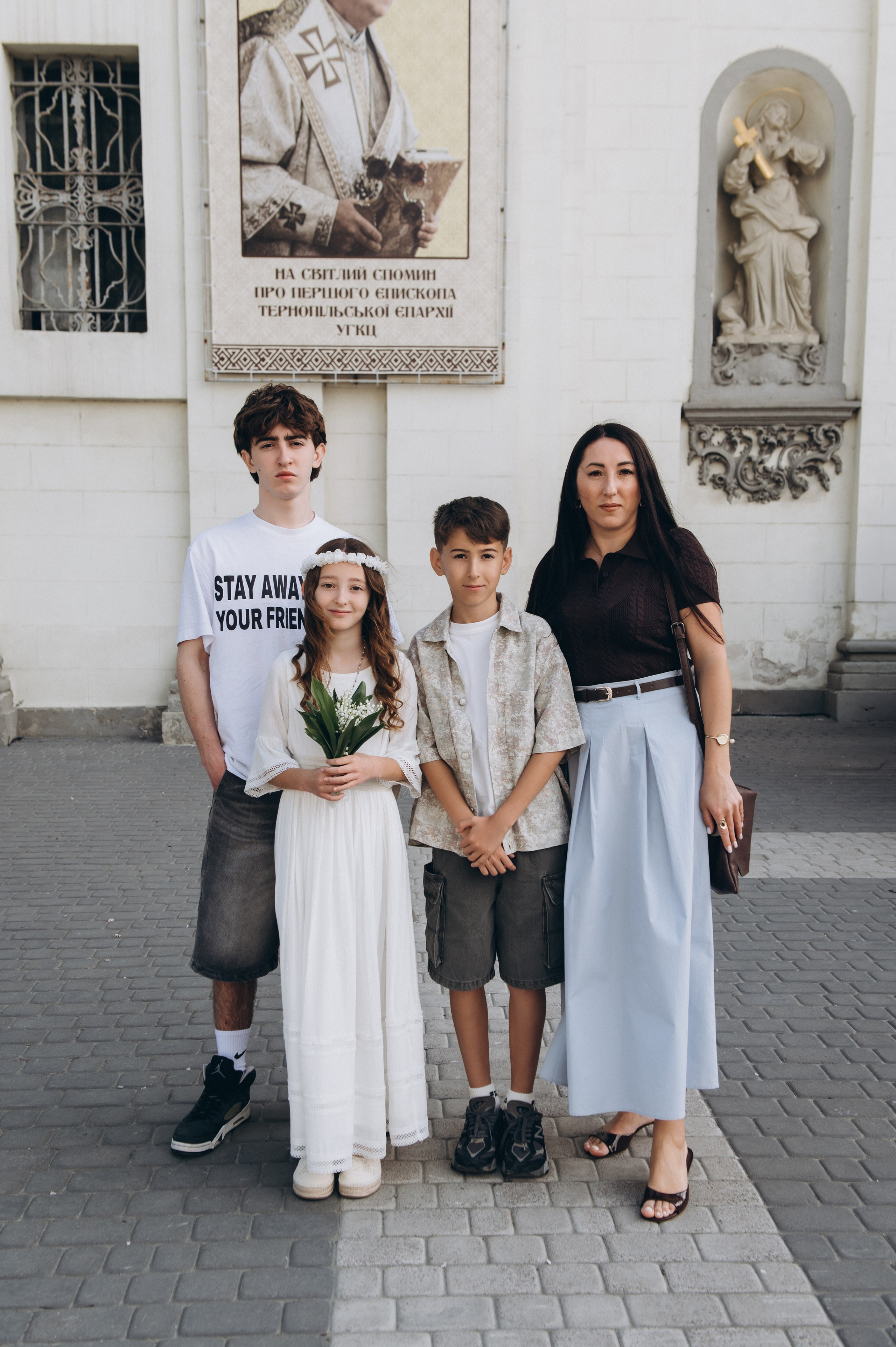 Фотосесія Першого Причастя Тернопіль, фотосесія Причастя Тернопіль, Таїнство Першого Причастя Тернопіль, Катедра Причастя Тернопіль. Сімейний, дитячий та індивідуальний фотограф в м. Тернопіль, м. Львів